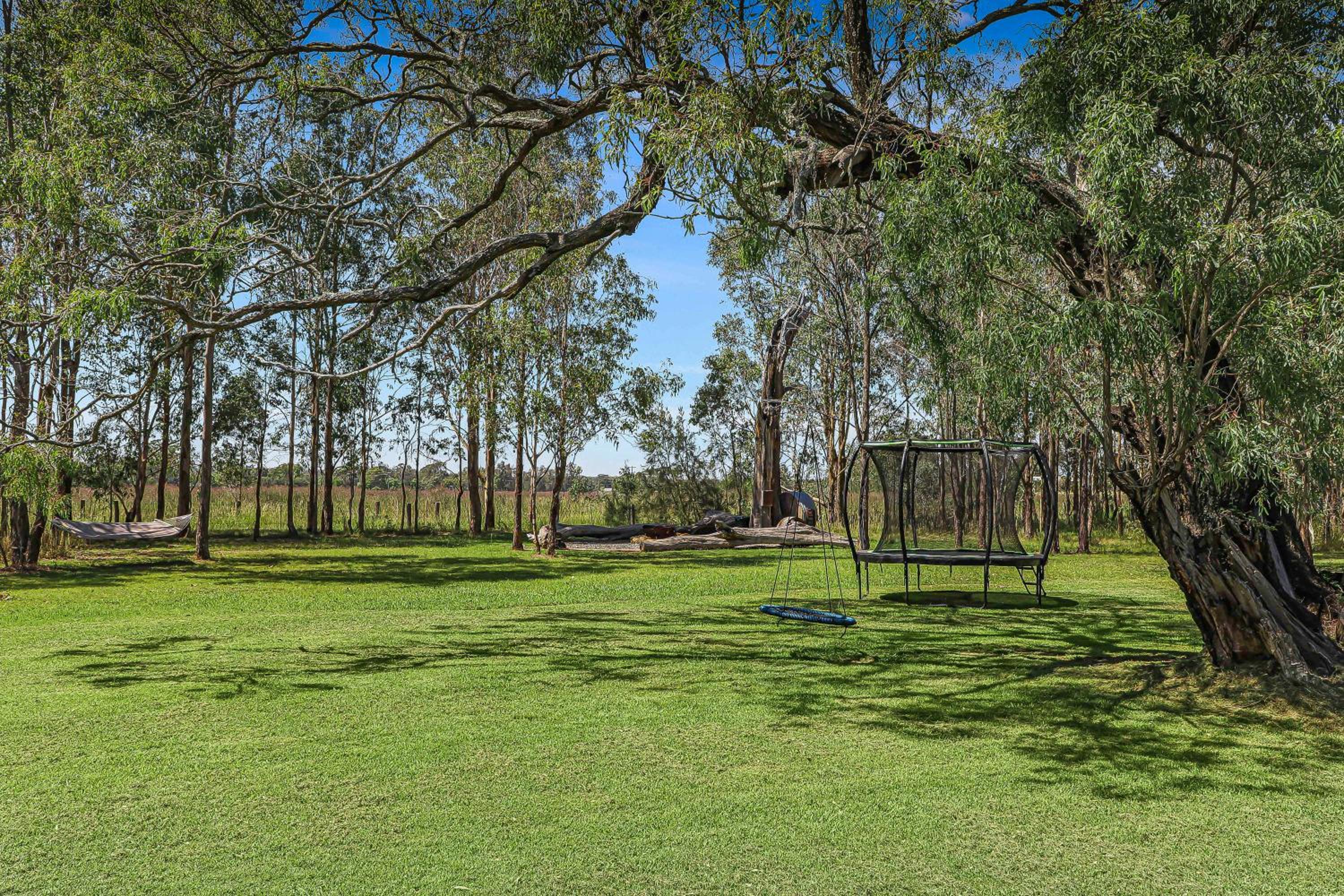 Las Palmas Hunter Valley Estate, 11m Pool, Kangaroos, Fire Pit, Playground