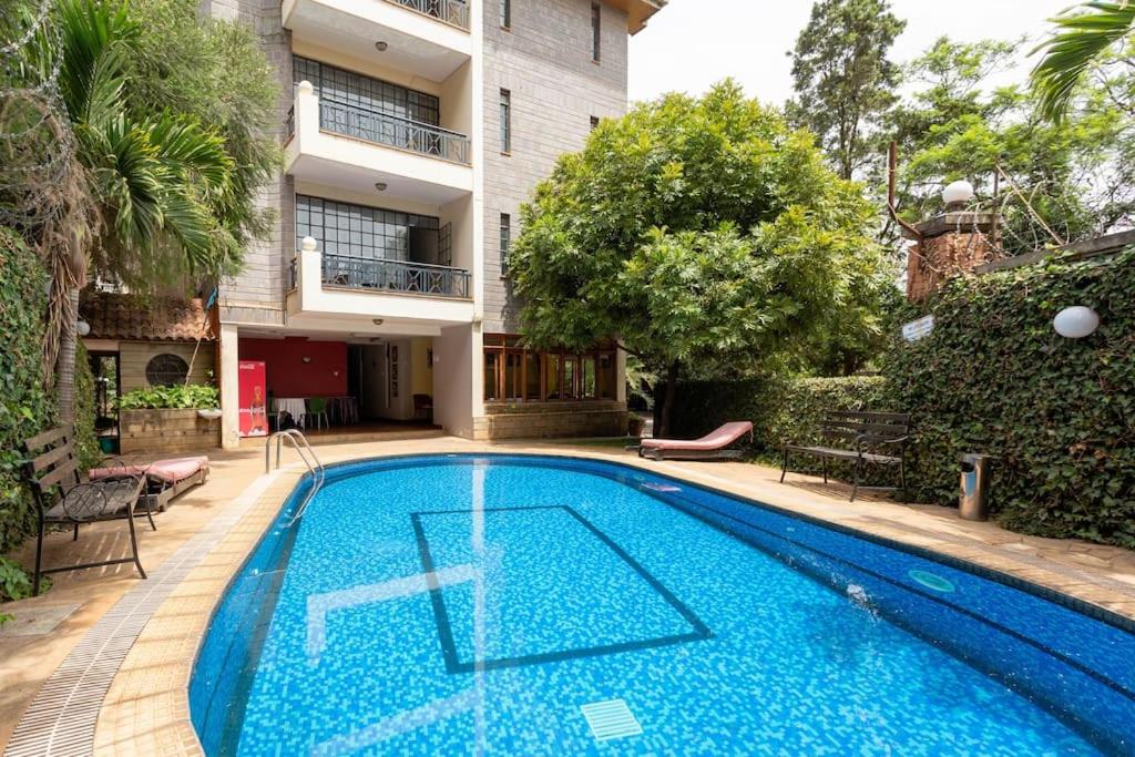 Meltonia luxery Suites 1br kilimani view 4