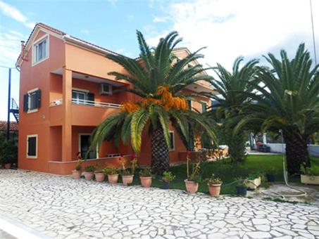 Katerina Pool Apartments