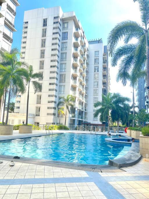 One Palm Tree Villas Condo across NAIA Terminal 3 view 4