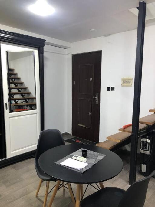 Studio Cheraga center