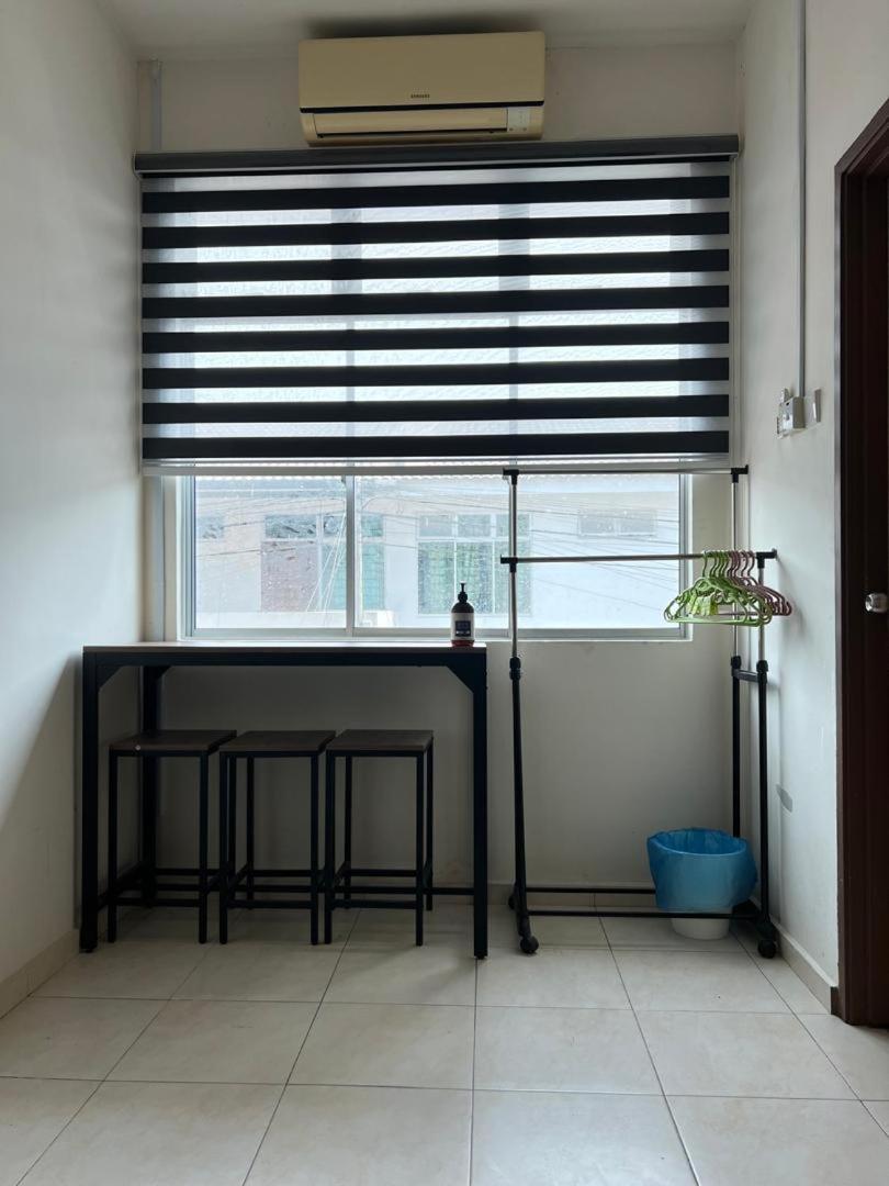 Kiki's room for men photo 5