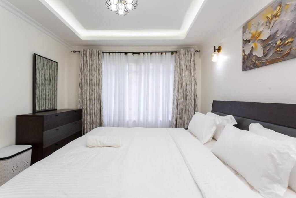 Executive 2BR Penthouse near sarit mall Westlands, next to movenpick hotel view 2