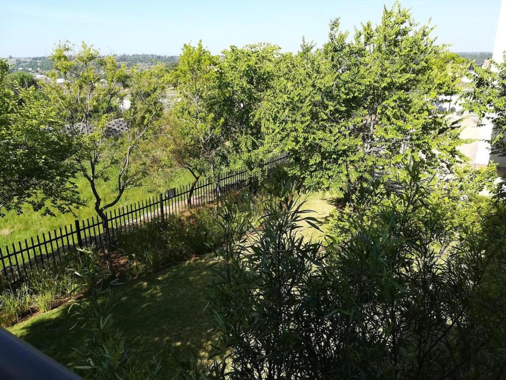 Luxurious 1Bed Studio self-check in free parking view 5