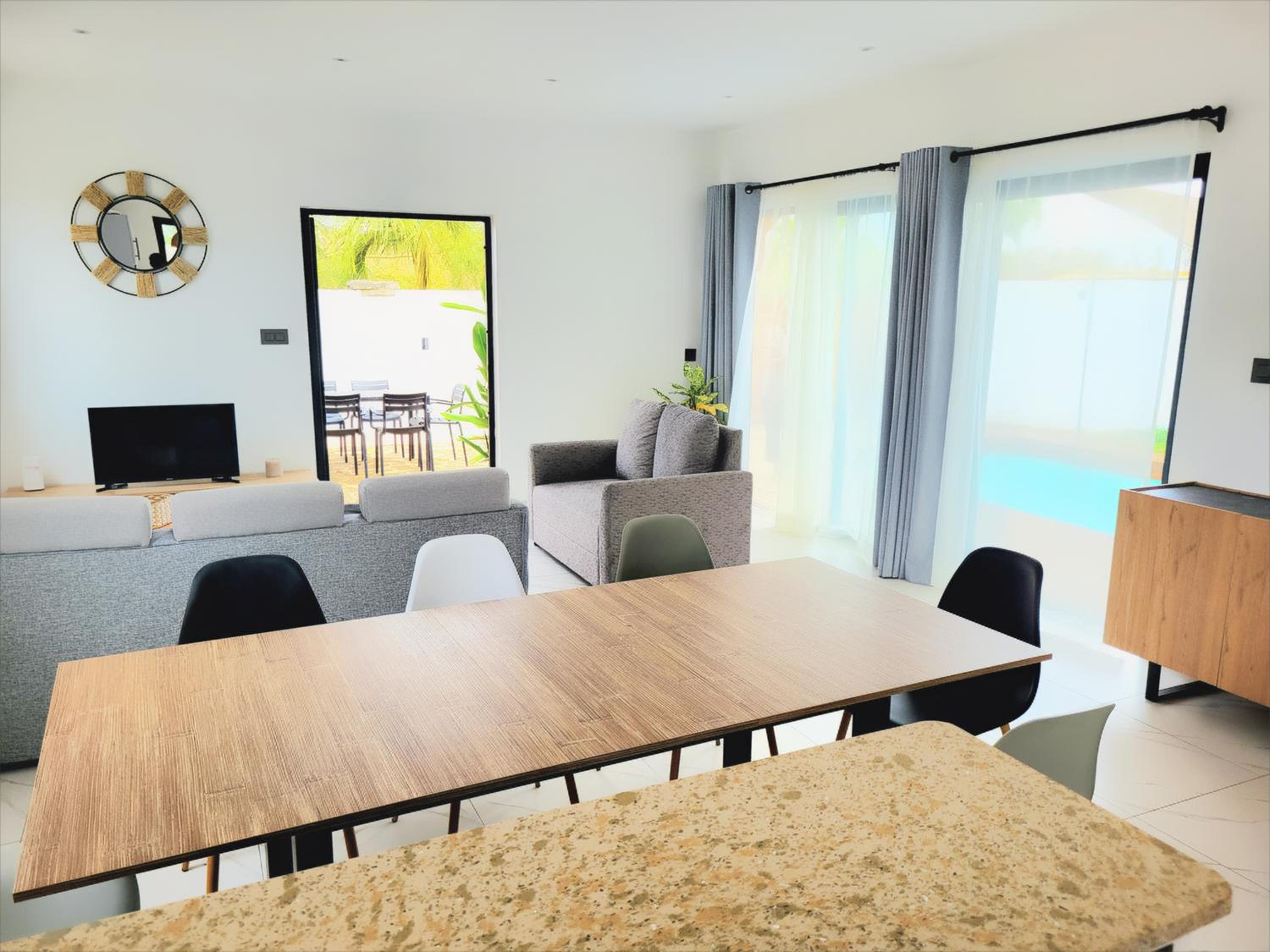 Maurent Villa - Private Pool near Trou aux Biches Beach, Shops & Restaurants