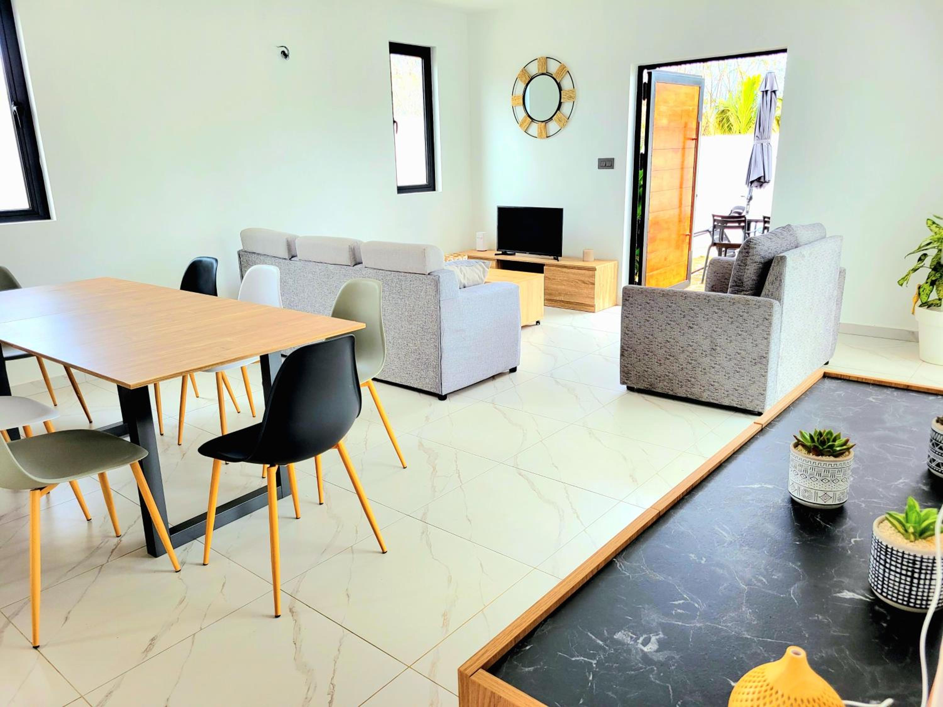 Maurent Villa - Private Pool near Trou aux Biches Beach, Shops & Restaurants