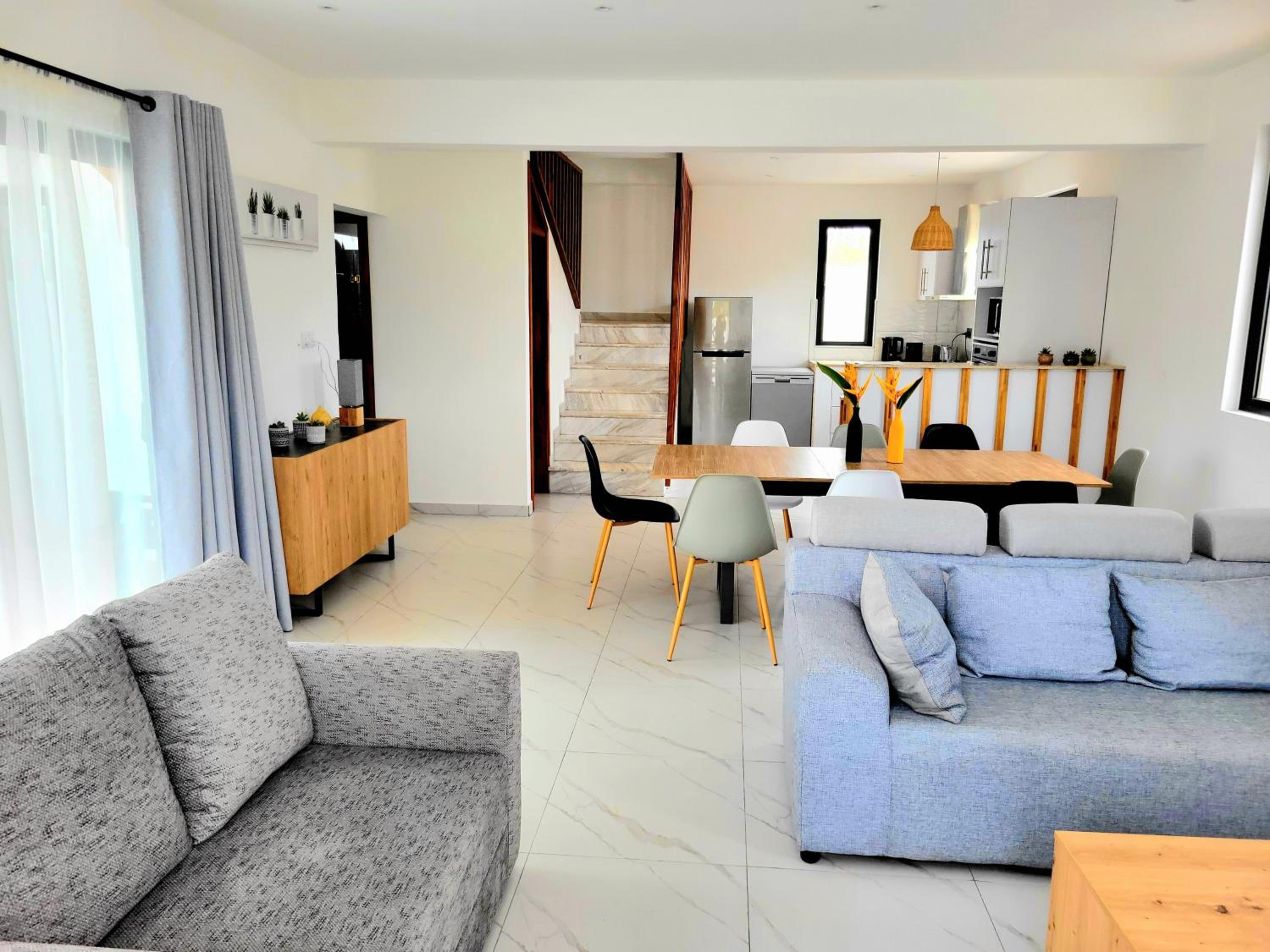 Maurent Villa - Private Pool near Trou aux Biches Beach, Shops & Restaurants