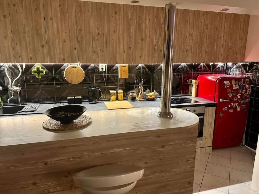 NEW - VeNi - Modern Downtown Apartment