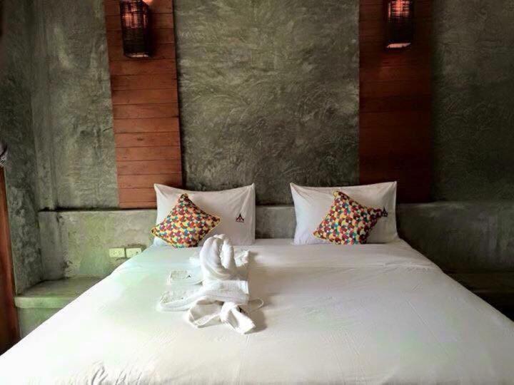 Ruean Thai Nai Bang by PANSAK Resort