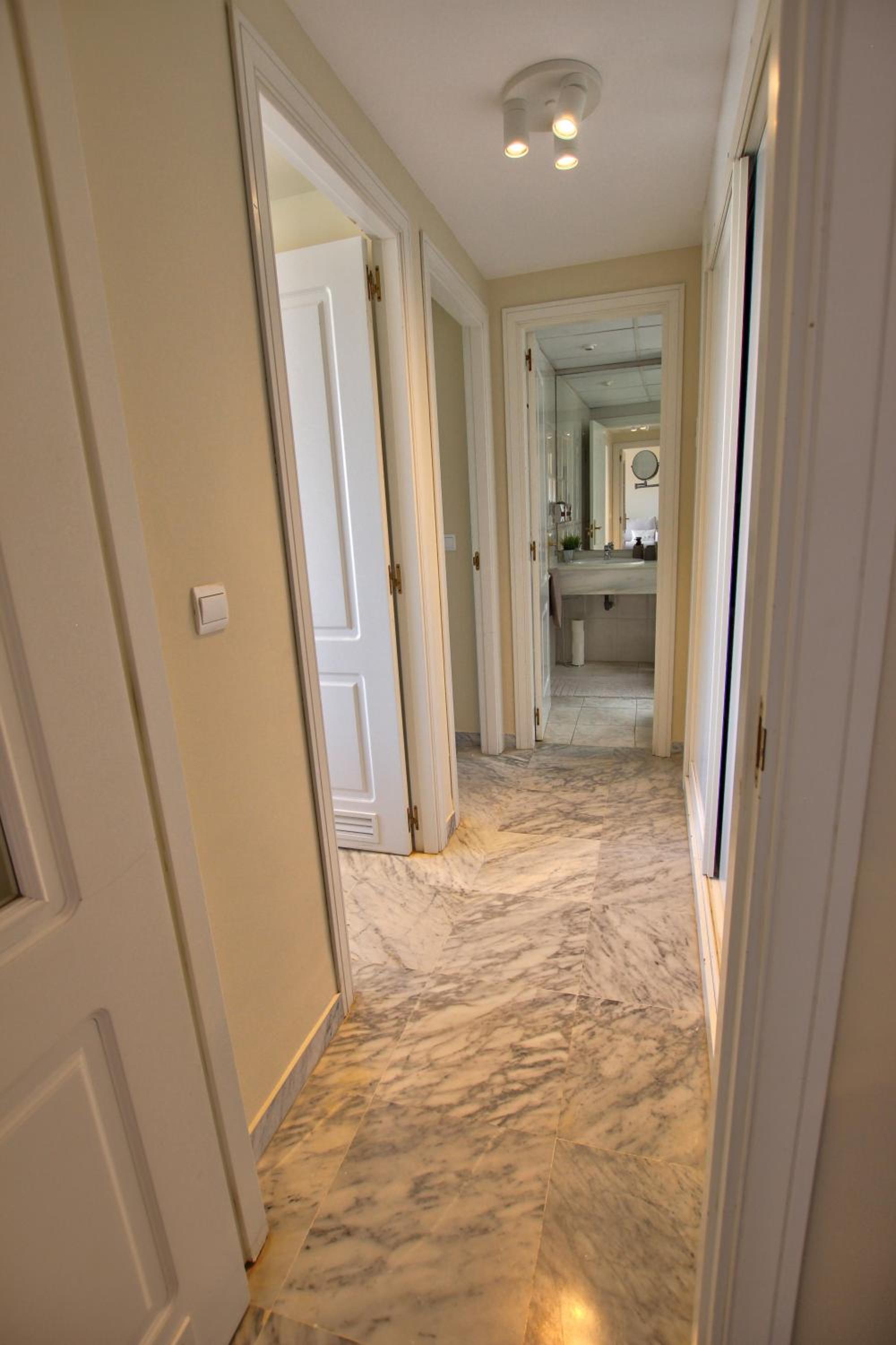 Marbella Vacations - Beach Apartments in Lorcrisur San Pedro Marbella - Property Image 14