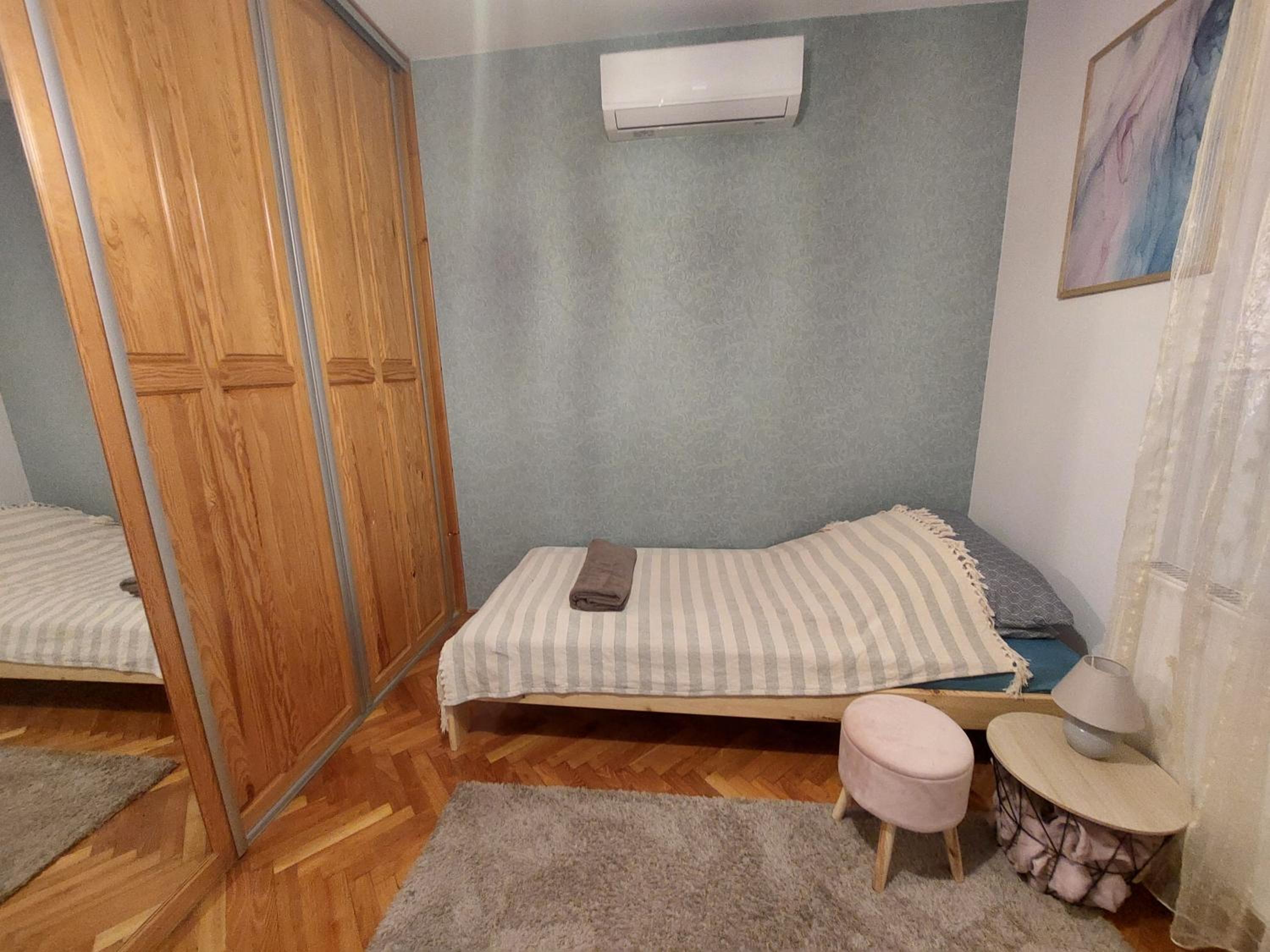 Akácvirág Airport Viki Apartman