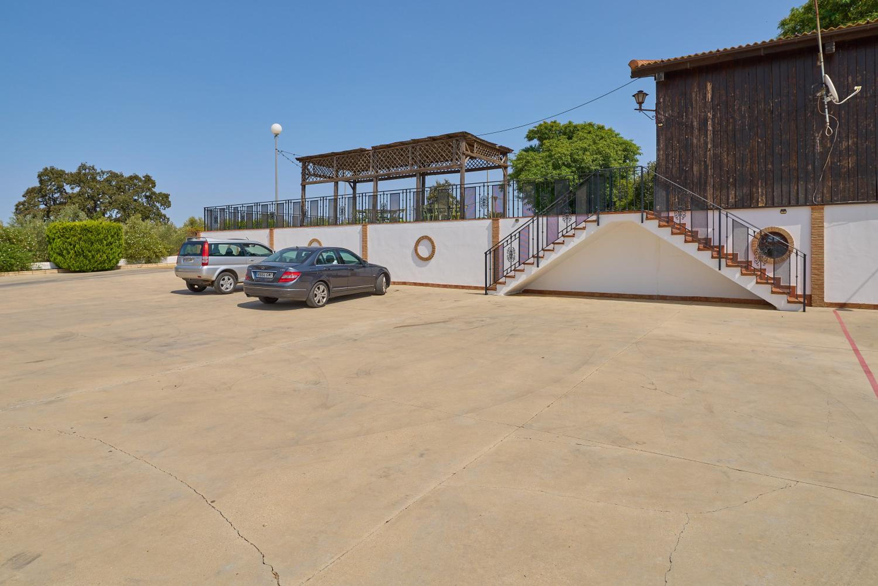 La Cabaña piscina y jardín