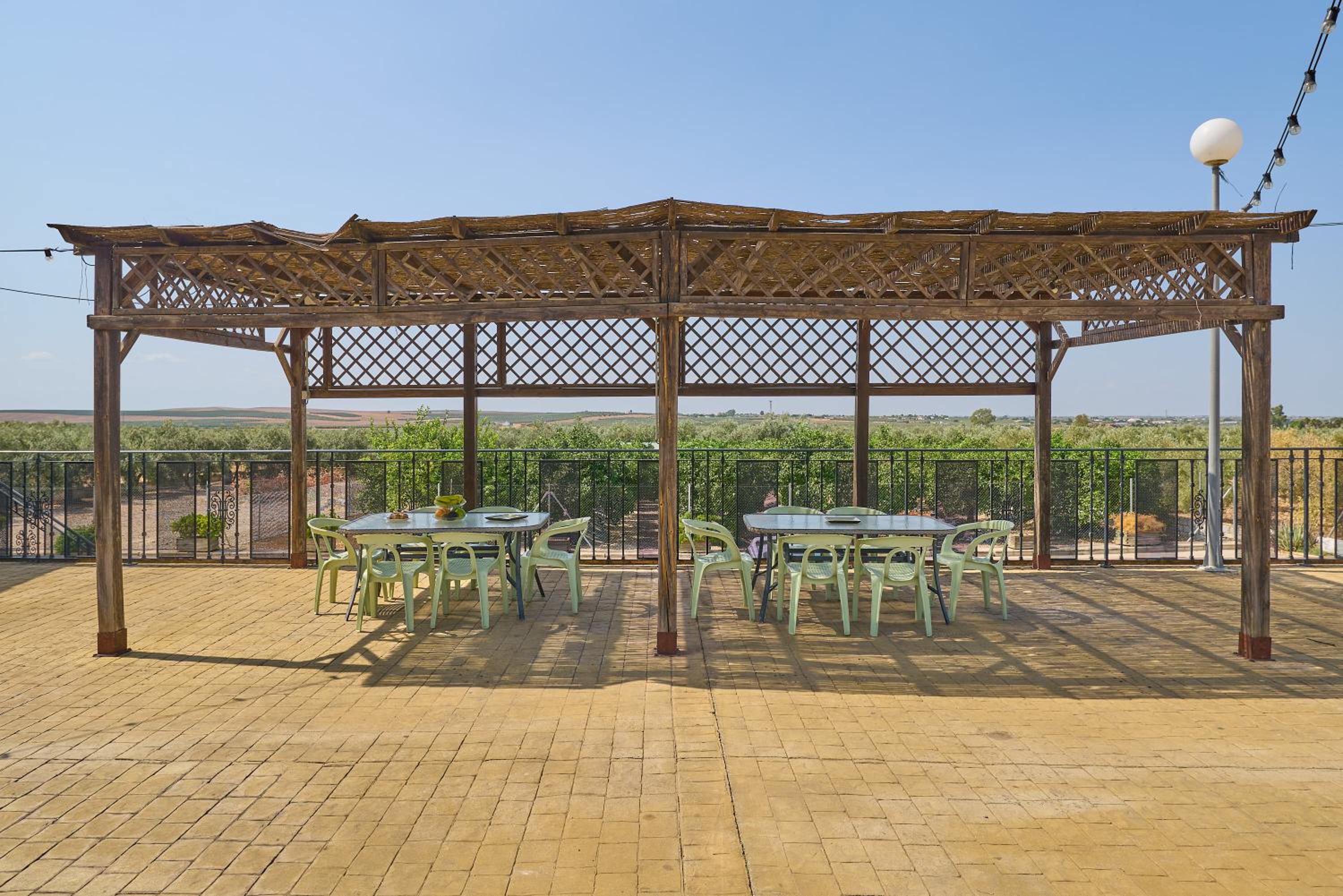 La Cabaña piscina y jardín
