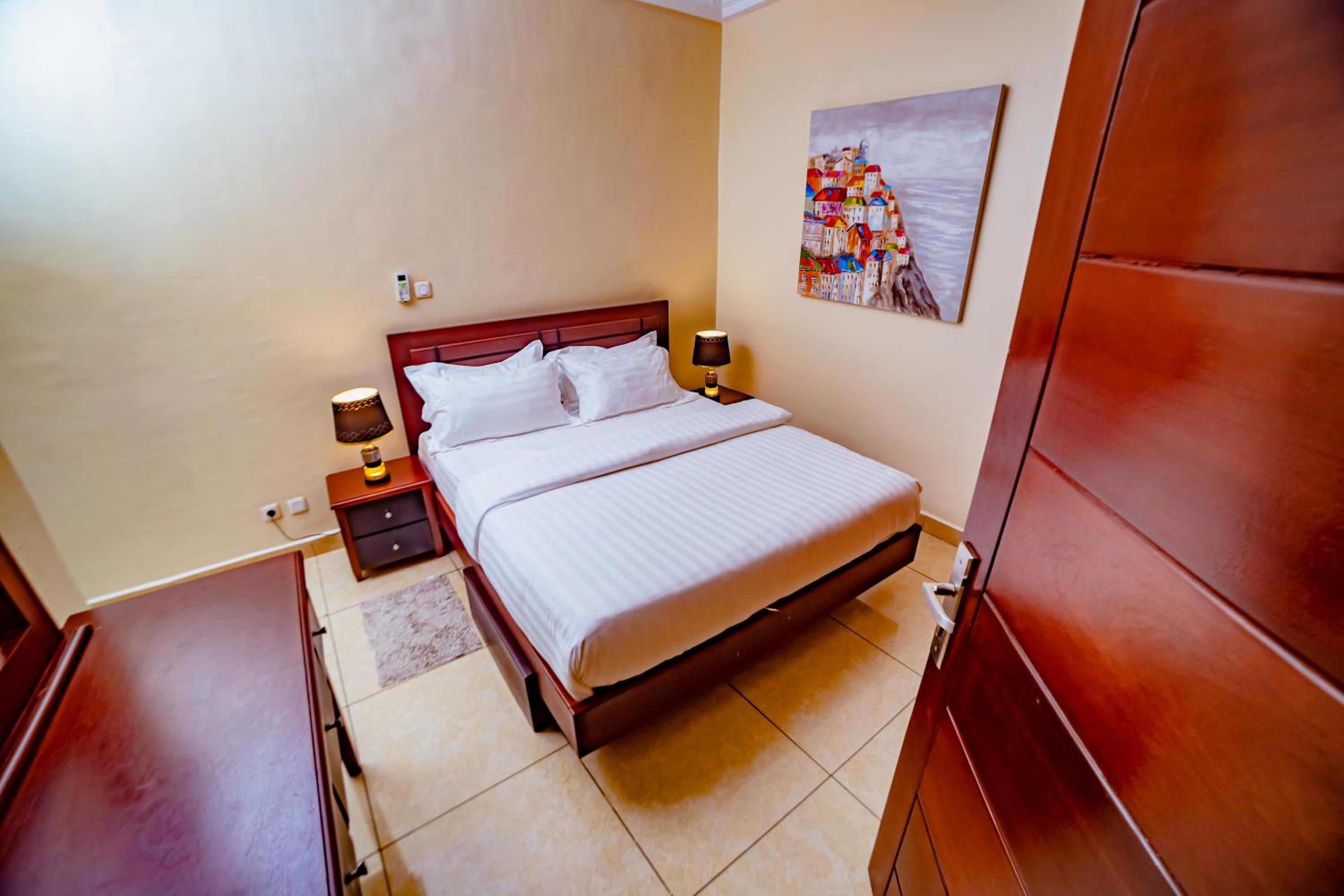 LOUMIA RESIDENCY BONAPRISO