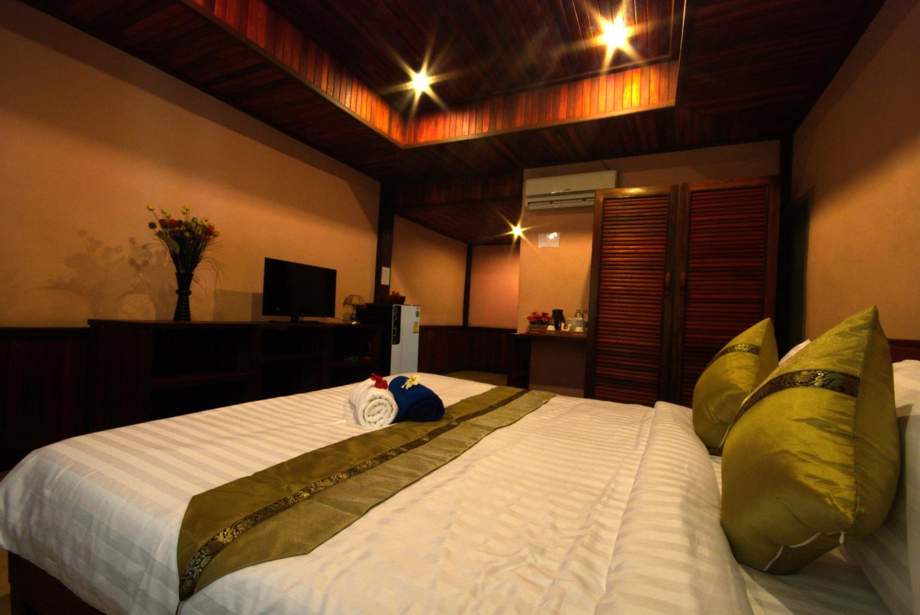 Sangsawan Palace Khaolak Resort