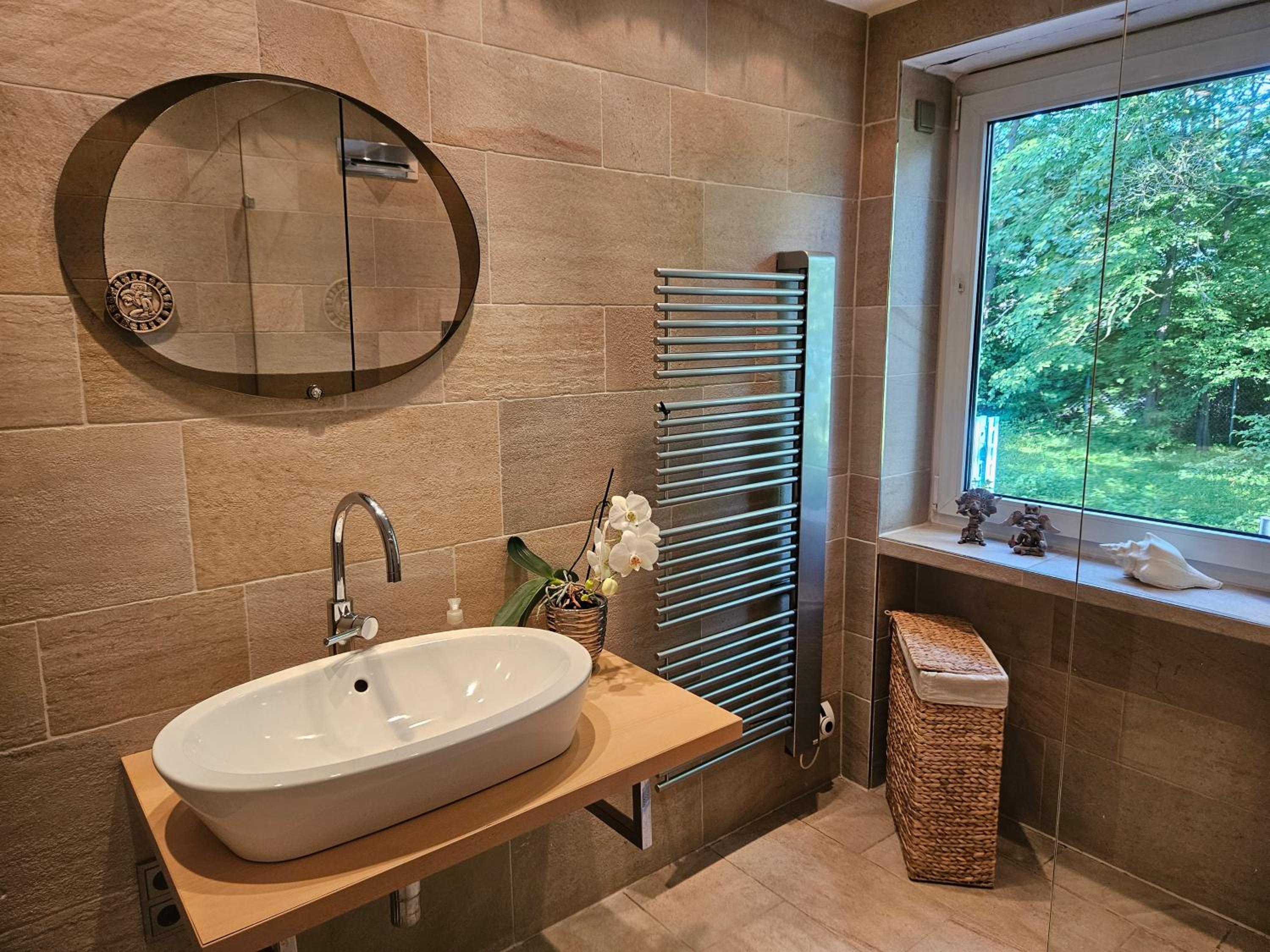 Residence Moai - Gardenview - Business Travel - kostenloser Parkplatz, WLAN, Waschtrockner, Smart TV, Qbo ESSENTIAL, ergonomischer Schreibtisch