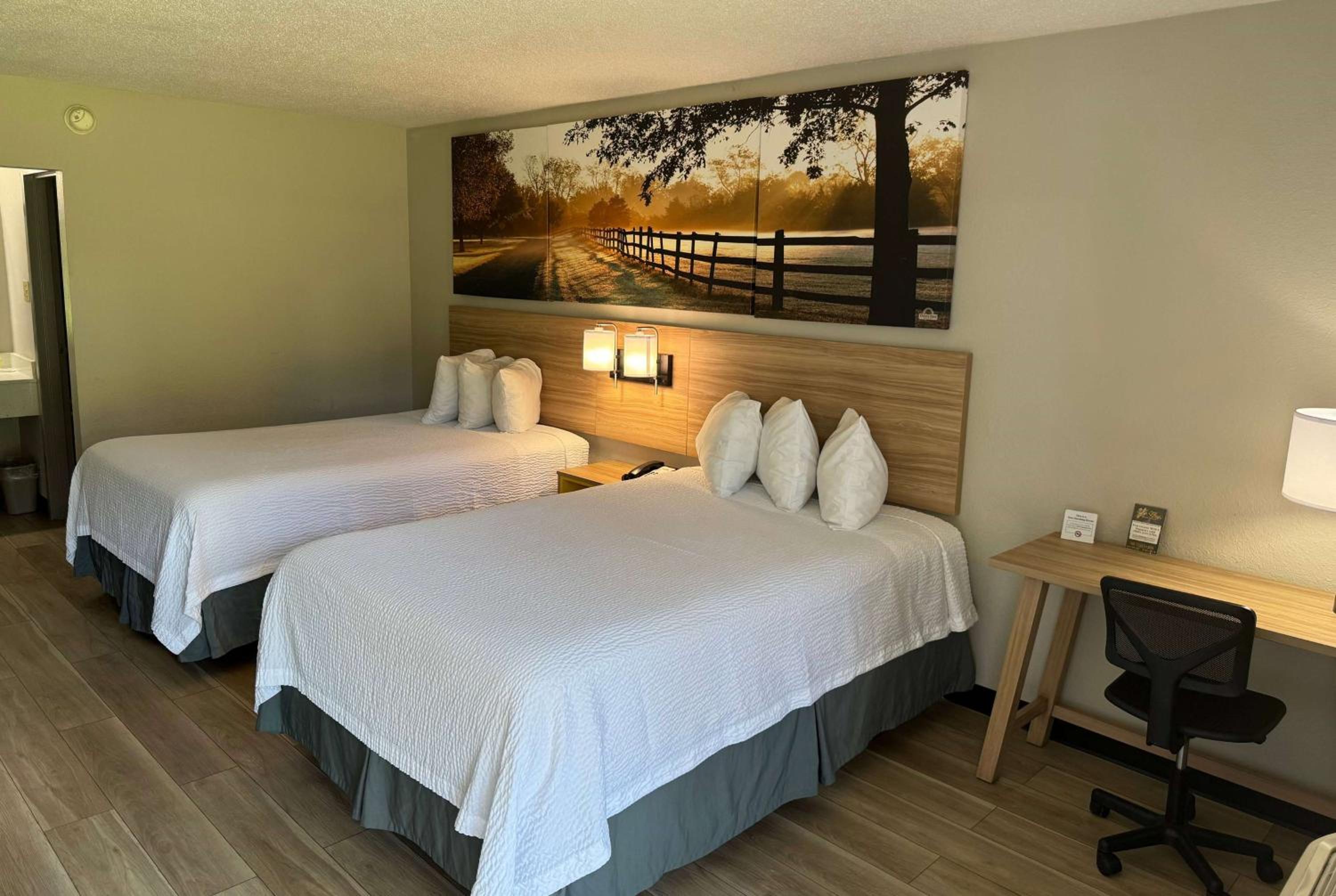 Days Inn by Wyndham Crystal River view 2