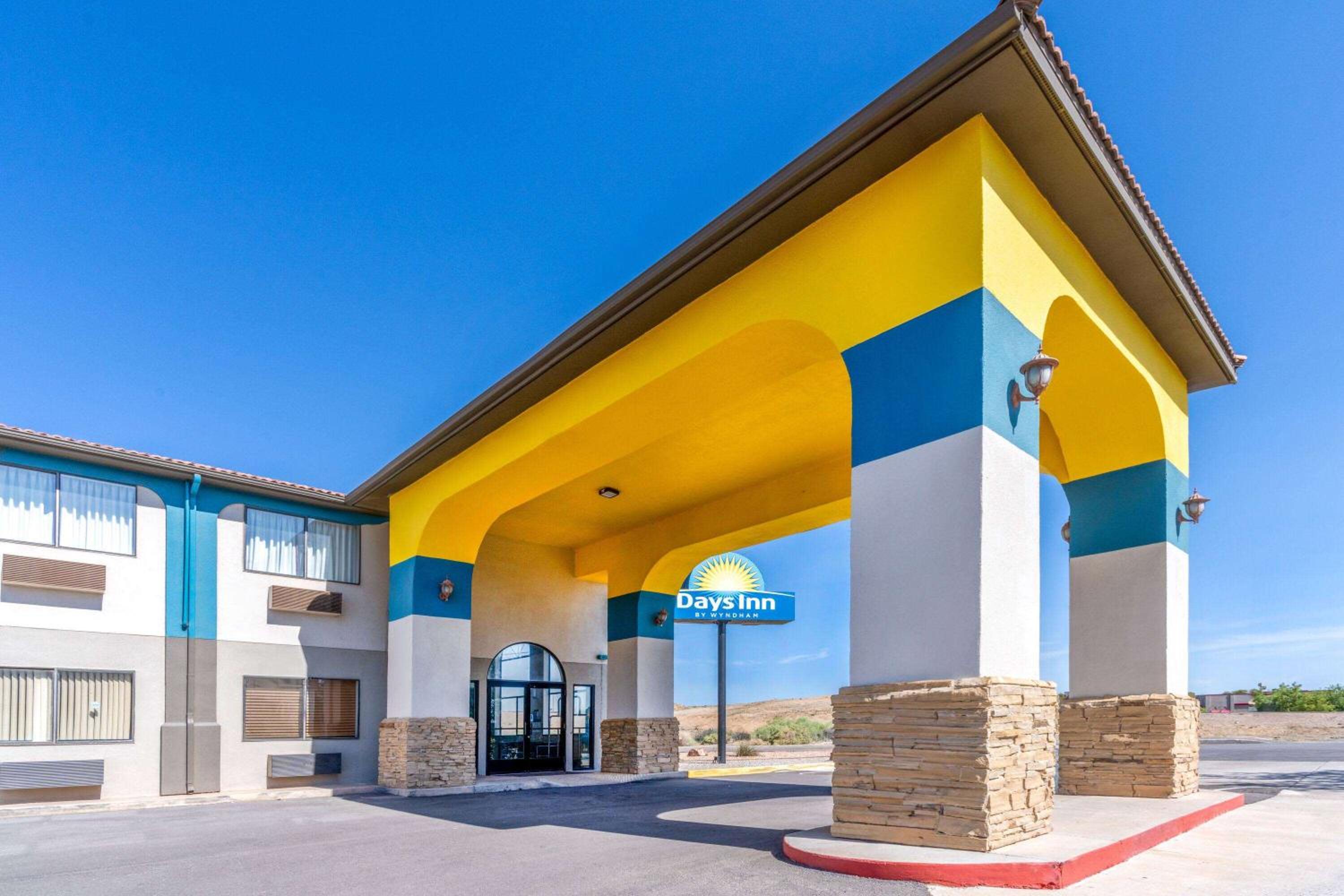 Days Inn by Wyndham Los Lunas view 3