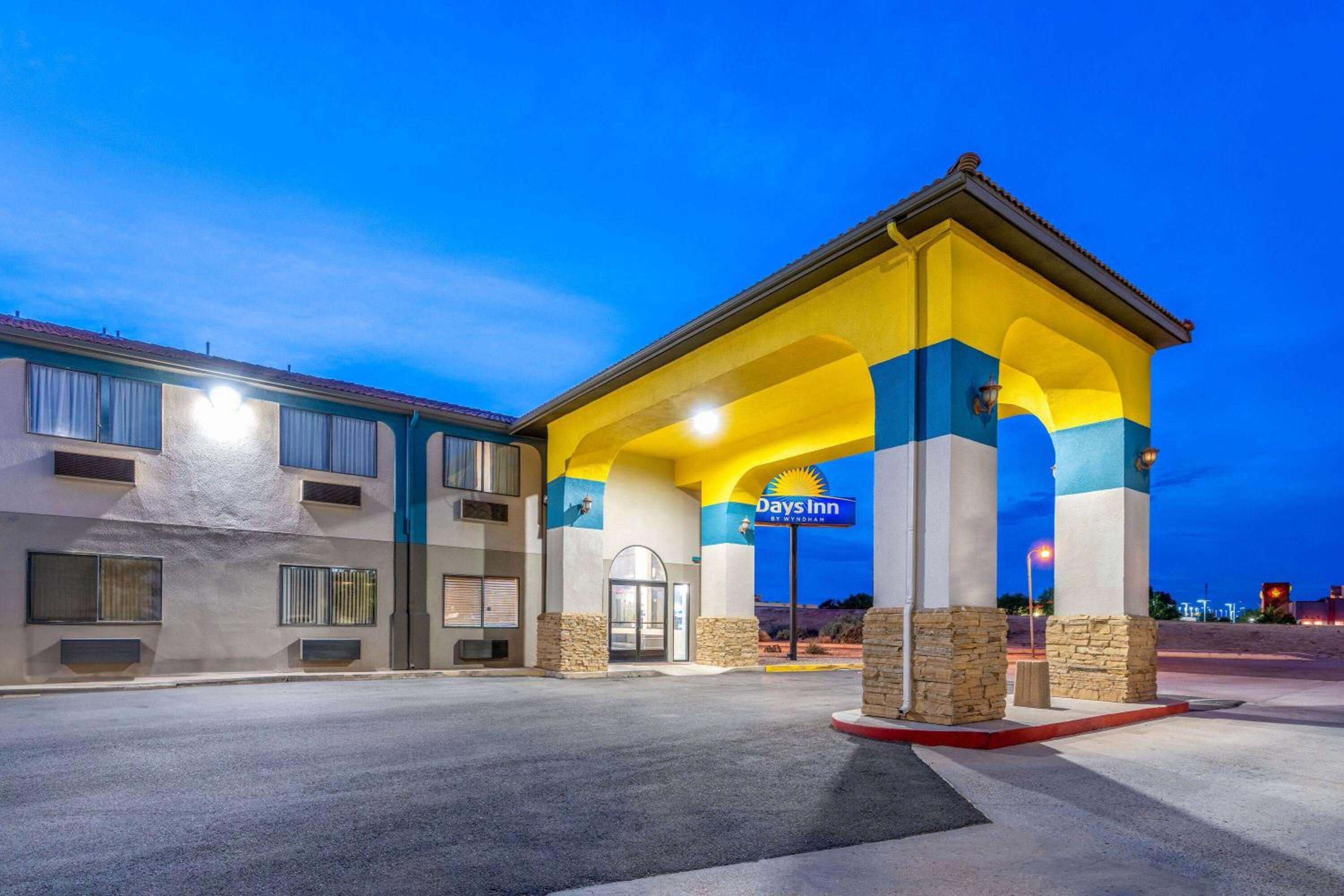 Days Inn by Wyndham Los Lunas view 4