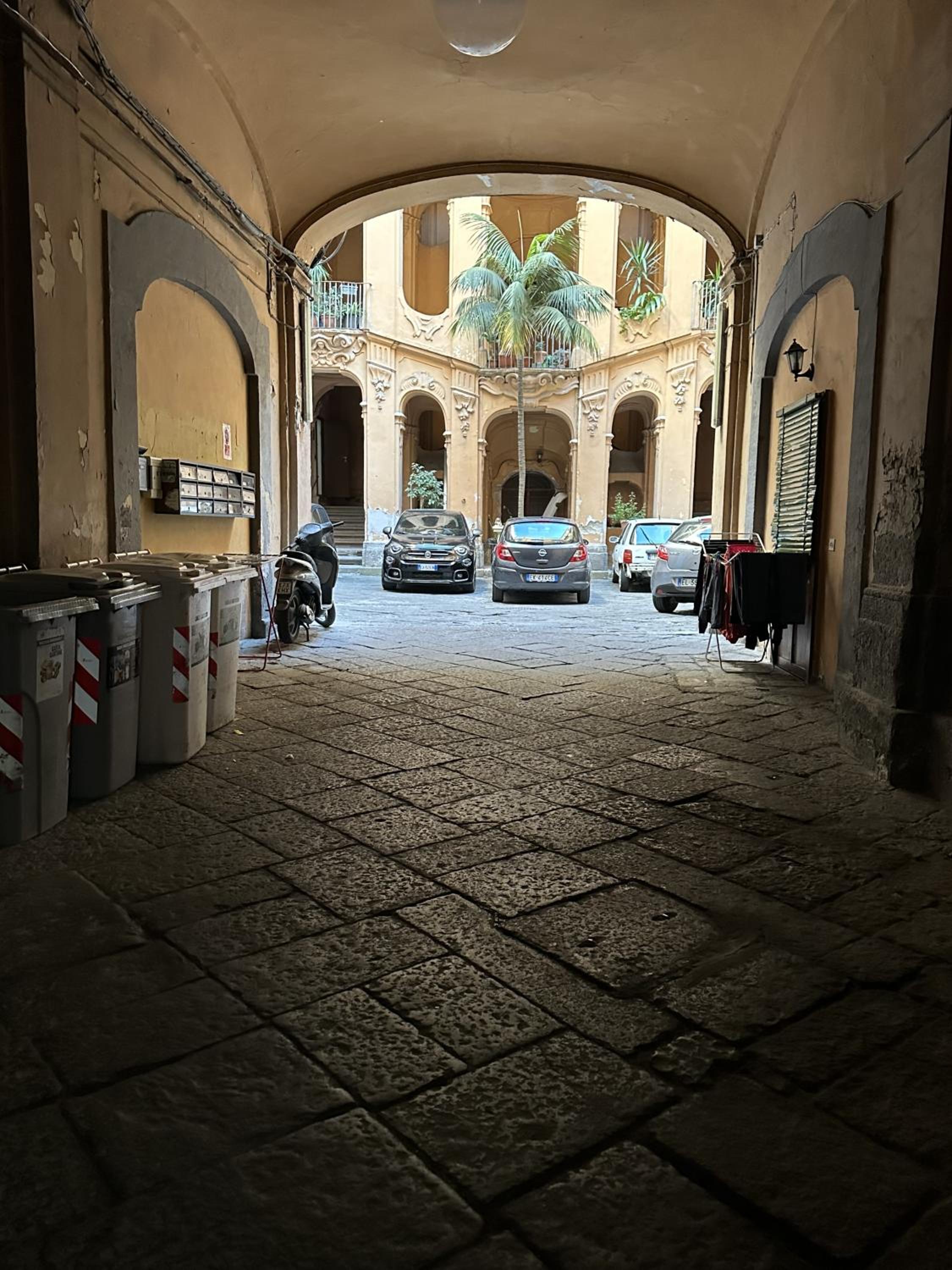 Costigliola Baroque Palace Flat next MANN Museum