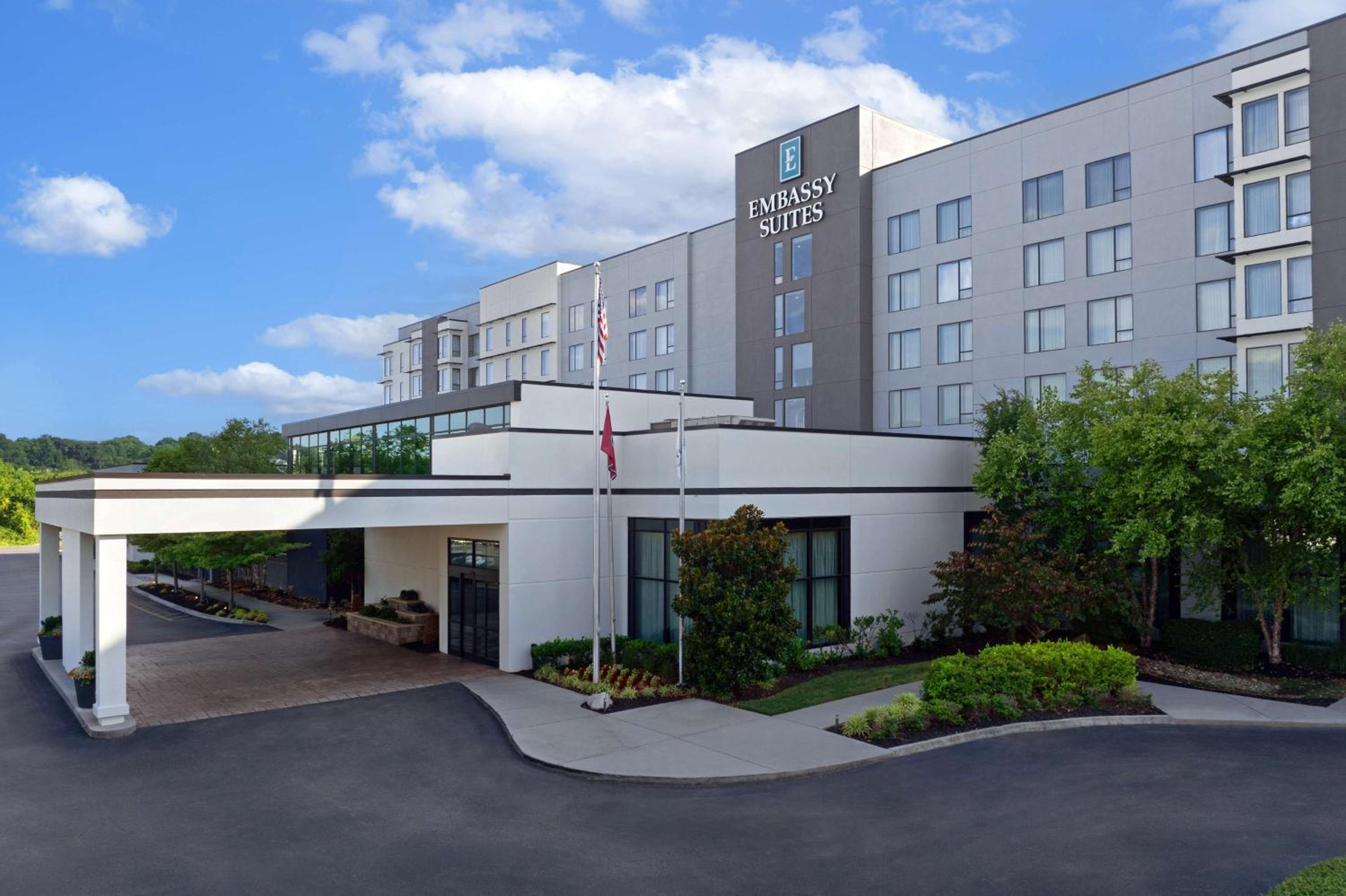 Hotel Embassy Suites by Hilton Knoxville West - Image 1