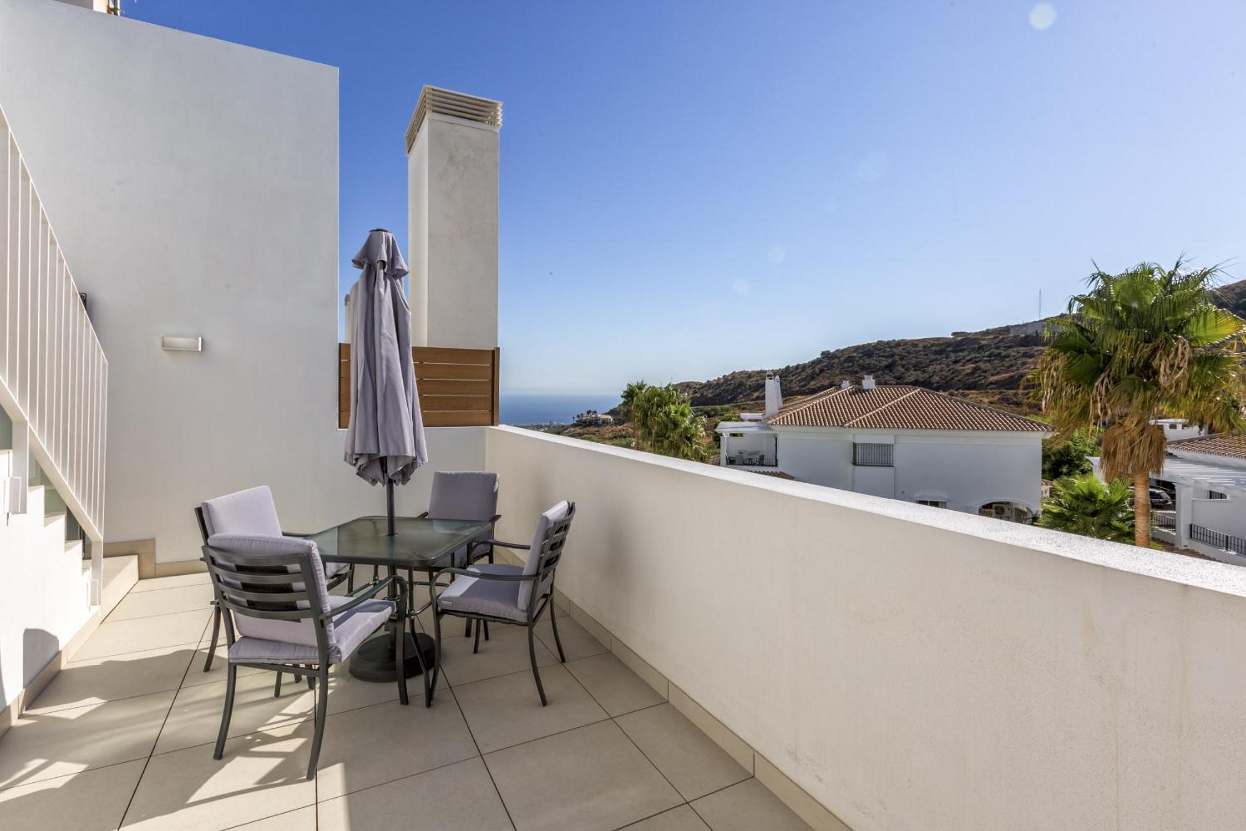 ViVi Homes - The One Pool, Sauna, Gym & Terrace
