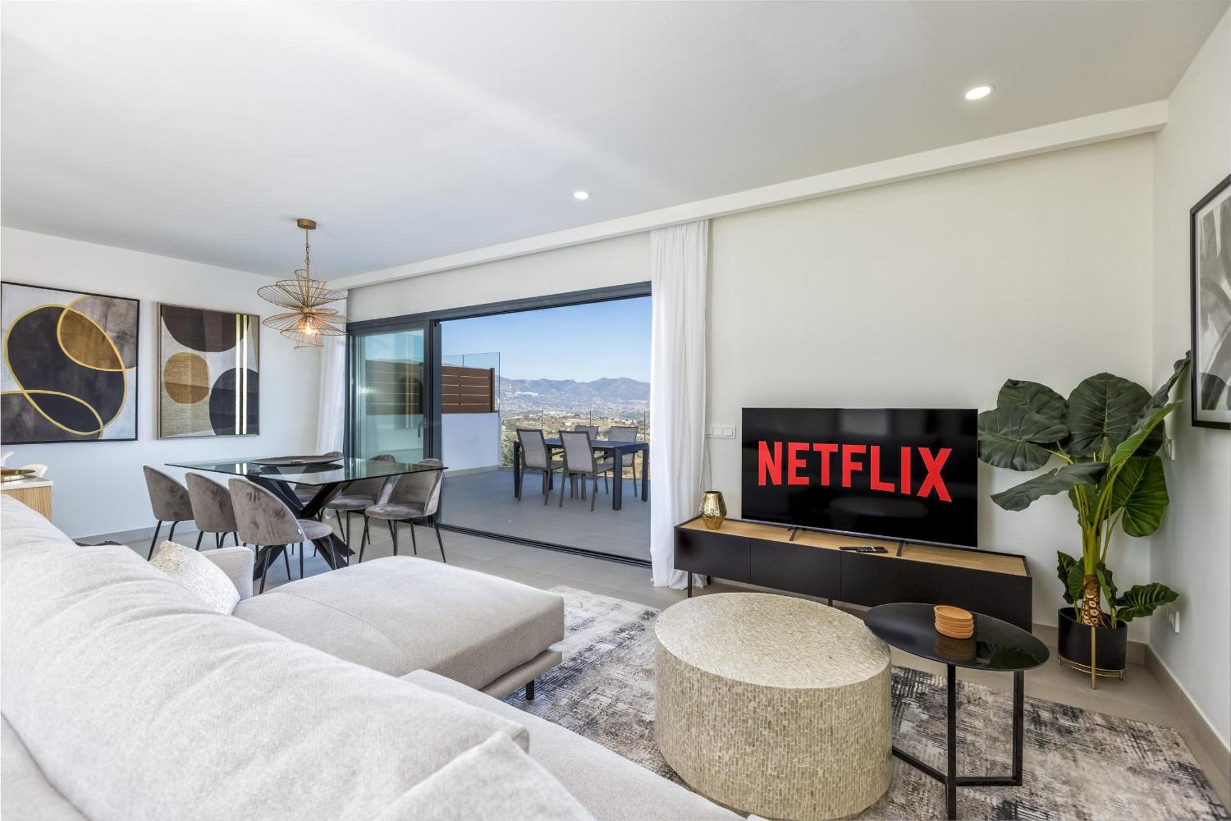 ViVi Homes - The One Pool, Sauna, Gym & Terrace
