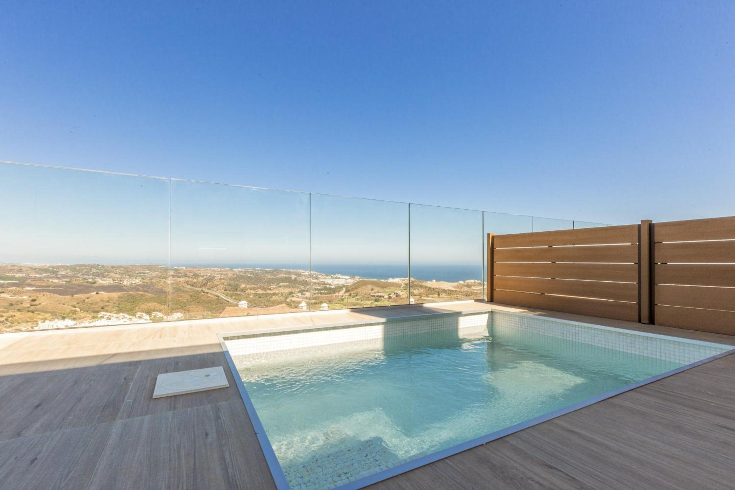 ViVi Homes - The One Pool, Sauna, Gym & Terrace