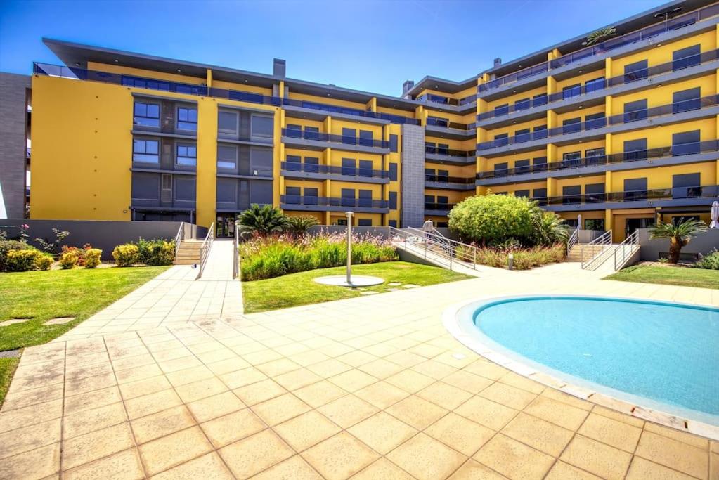 Parque Atlântico Modern Seaview Apartment with Pool and Tennis Court view 4