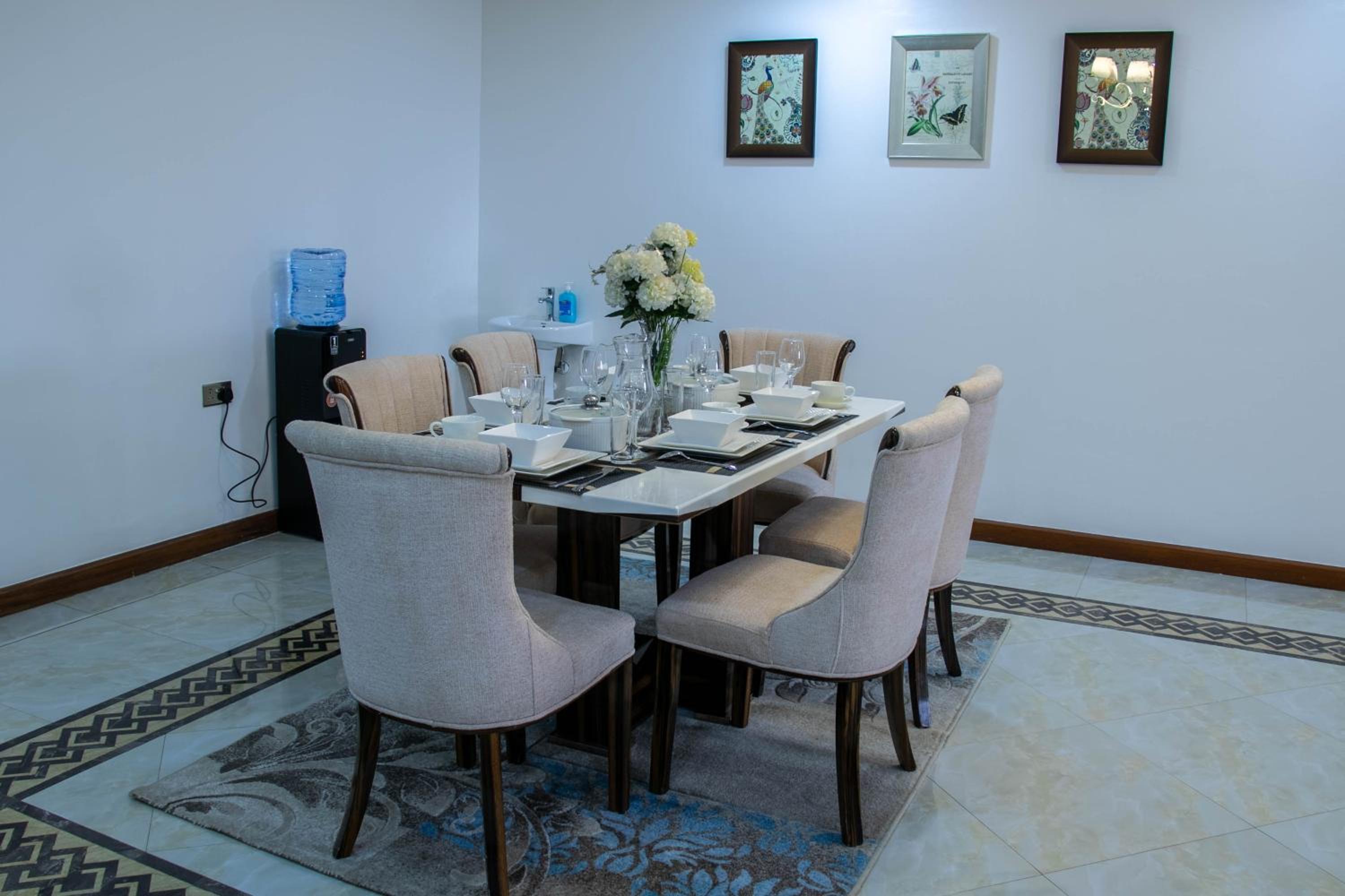 Spacious 4 Bedroom Apartment Yaya Center, Kilimani view 3