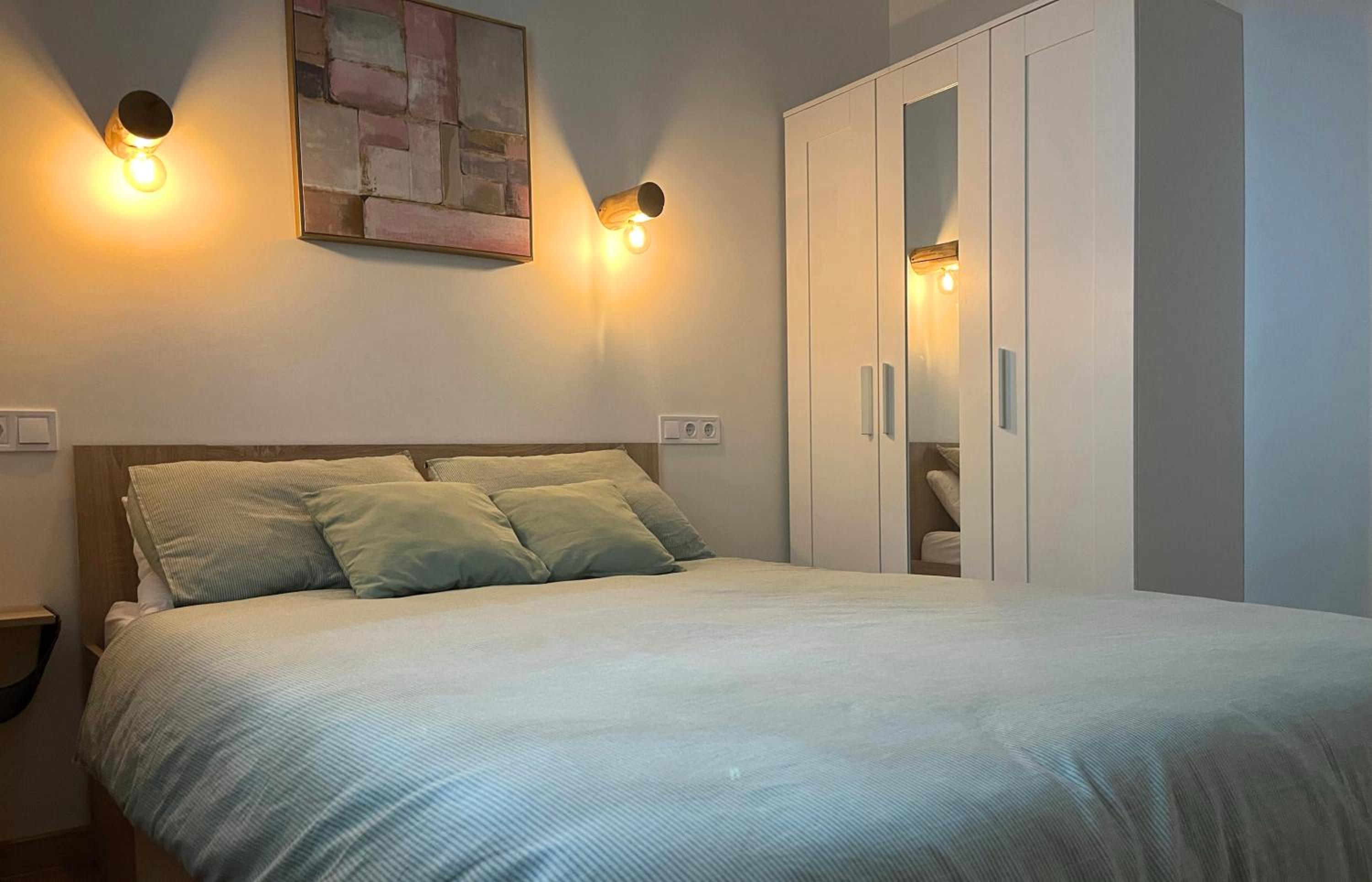 Modern & Cosy City Center Flat view 4
