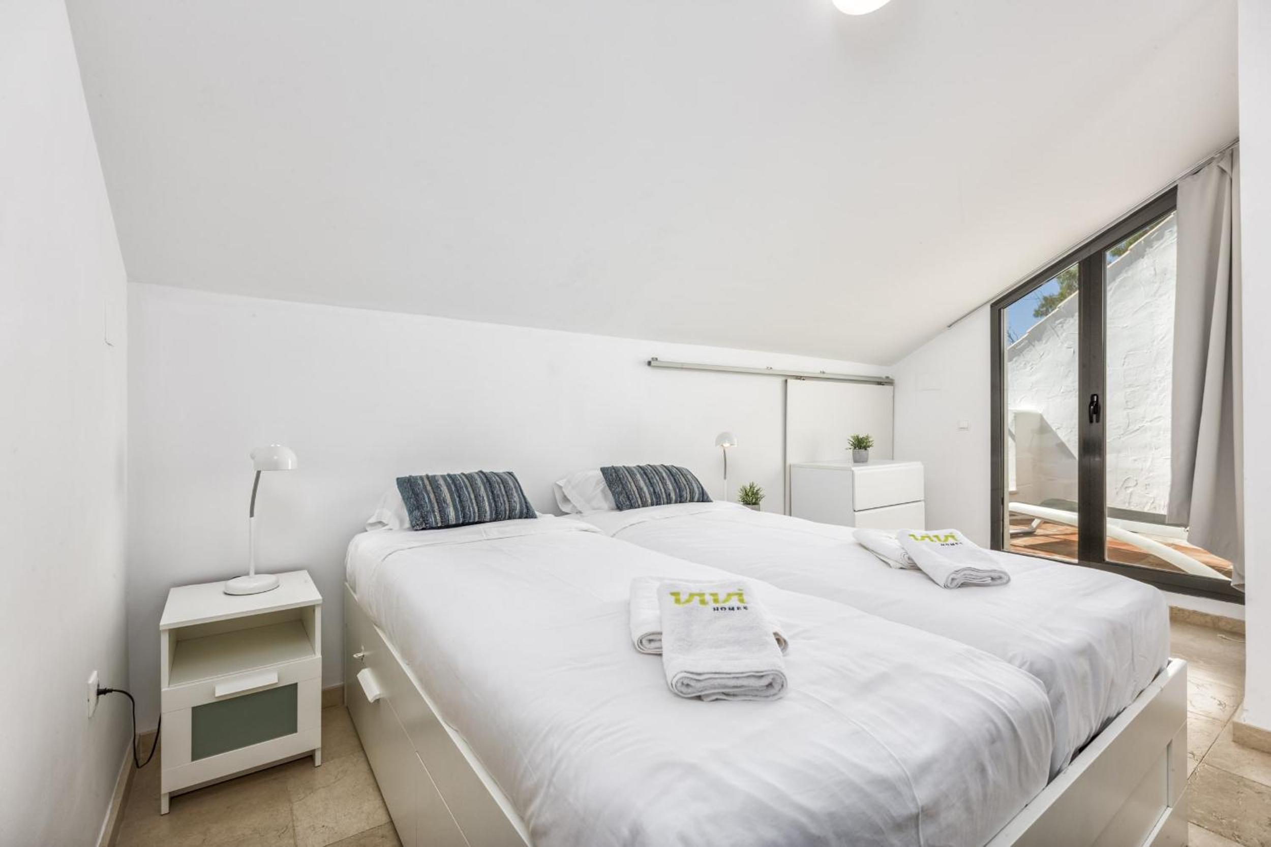 ViVi Homes - La Roca Pool, Terrace, Golf & Sea View