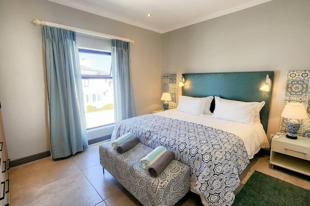 10 Seaview Close, Shelley Point view 3