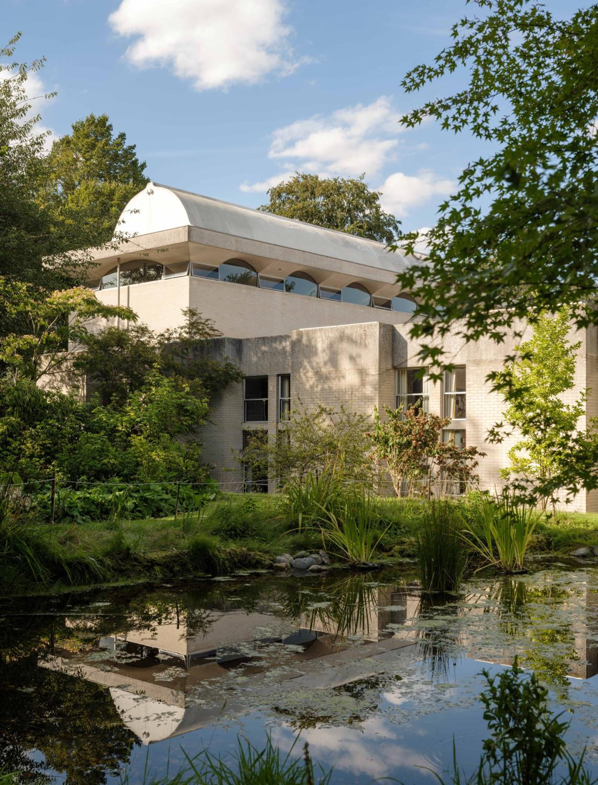 Murray Edwards College, Cambridge view 3