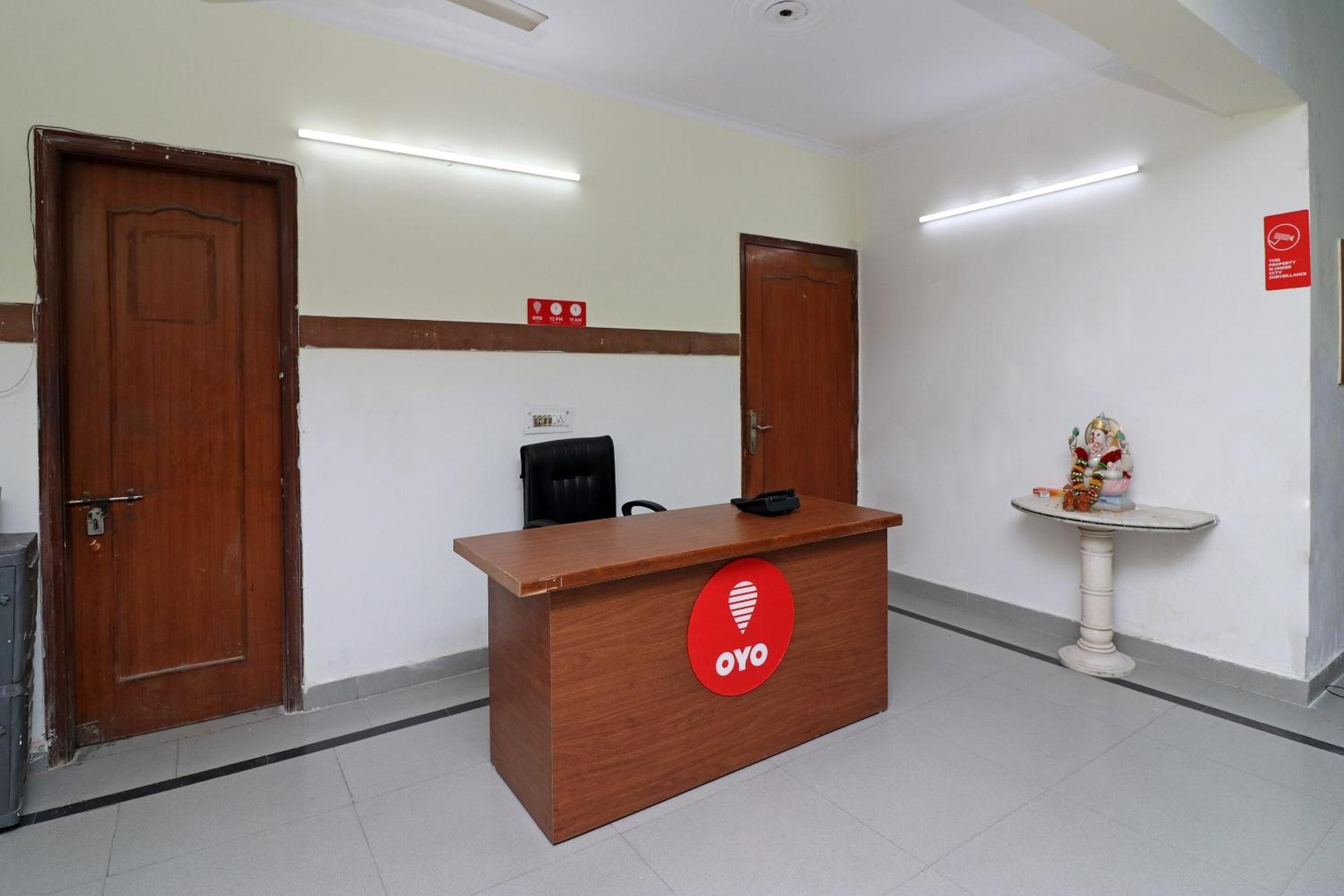 Lobby & Reception