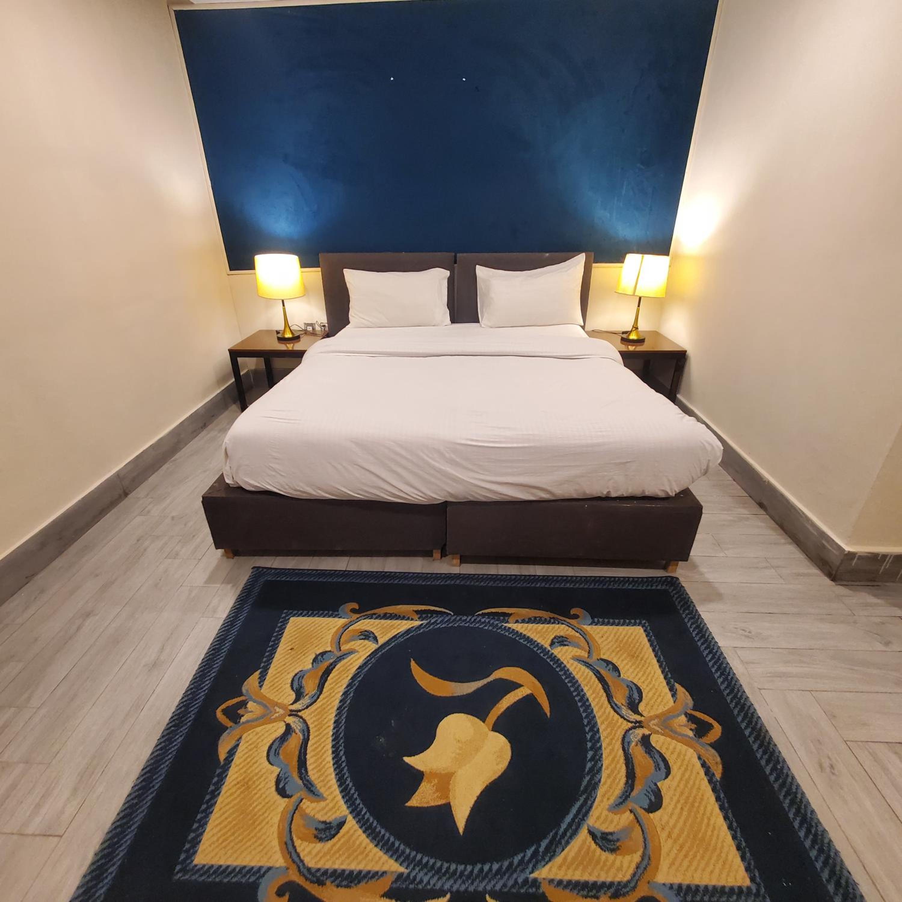Private Apartment F-8