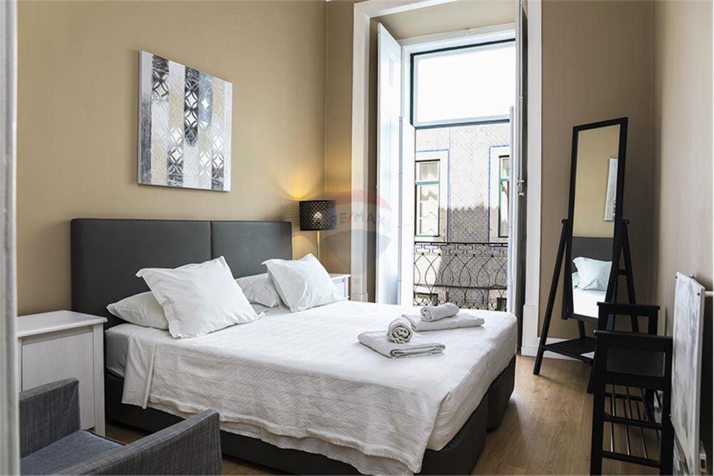 Vanilla 5BR Downtown Lisbon - Prime Location view 2