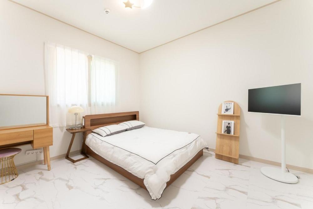 Chuncheon Private House Small House in the Forest 2 view 5