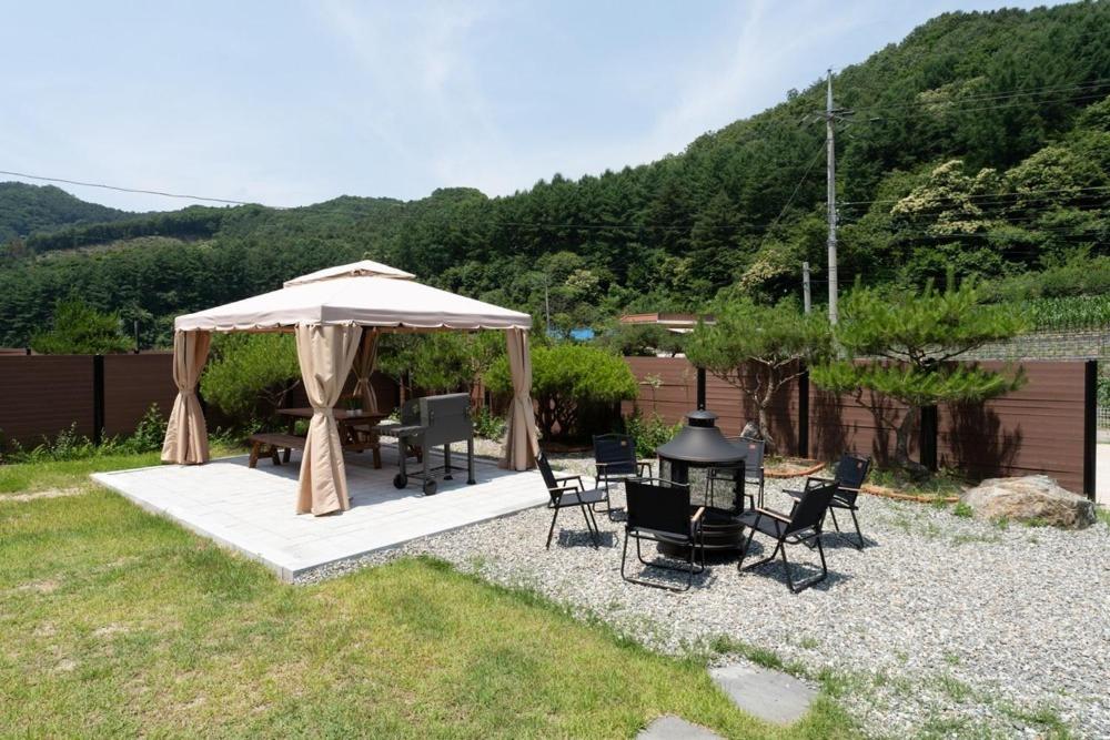 Chuncheon Private House Small House in the Forest 2 view 3