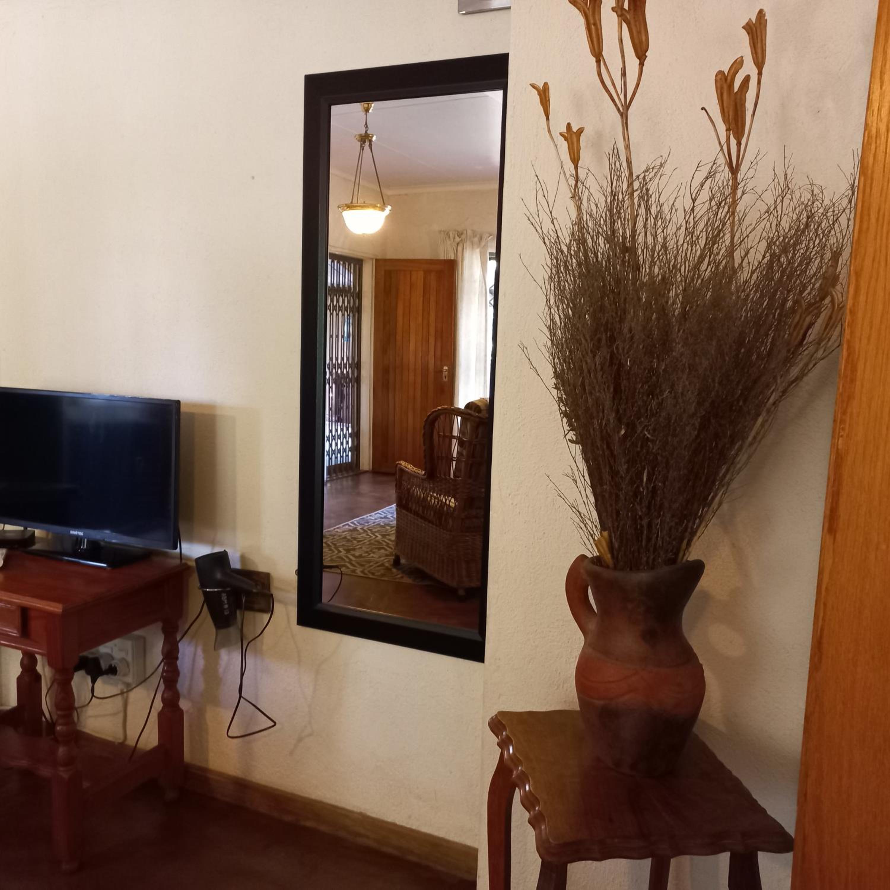 Autumn Breeze Manor Guest House