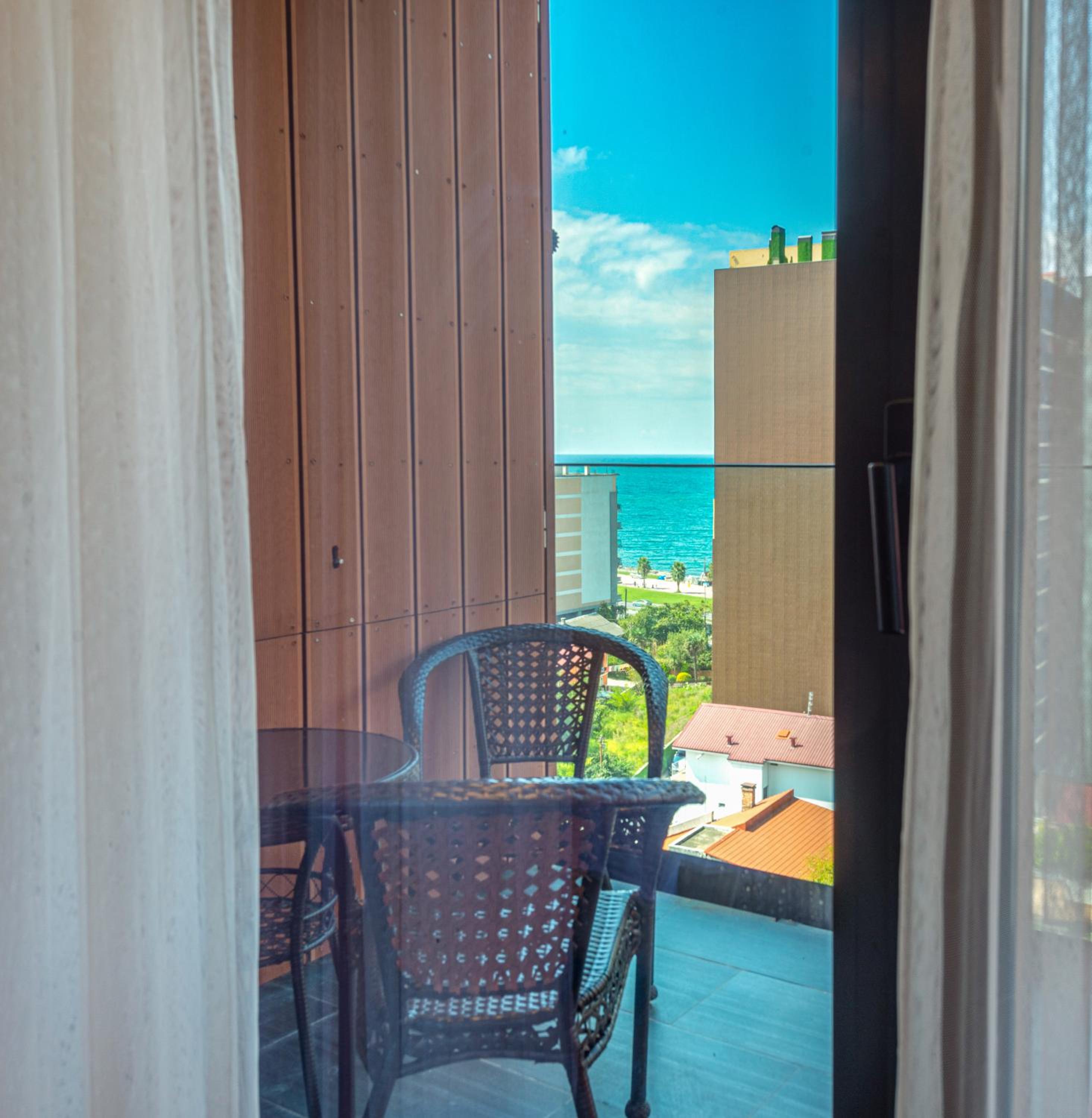 Sunshine Residence & Hotel