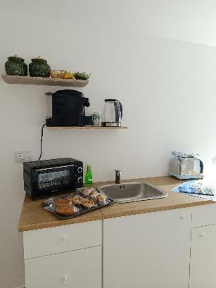 Casetta en Naples — kitchen