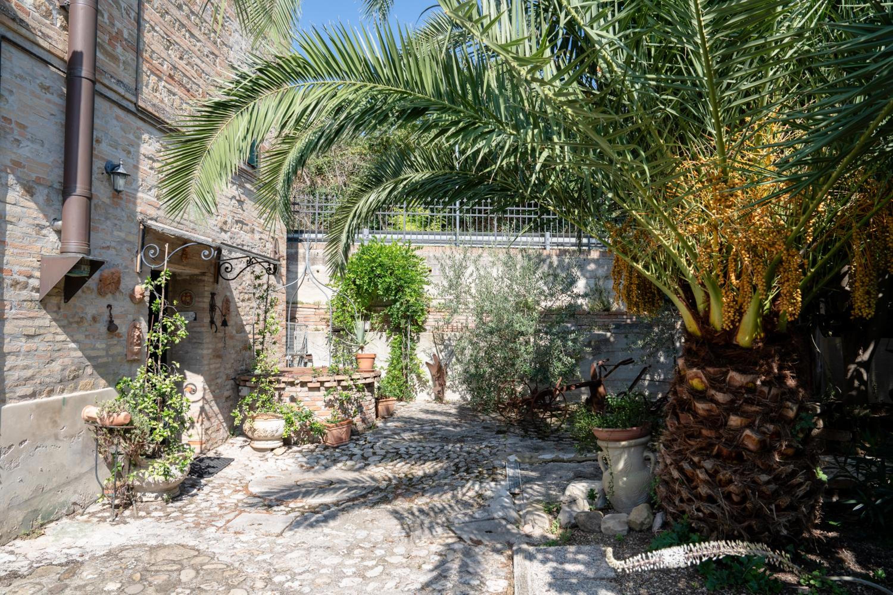 Villa vacanze floriana view 4