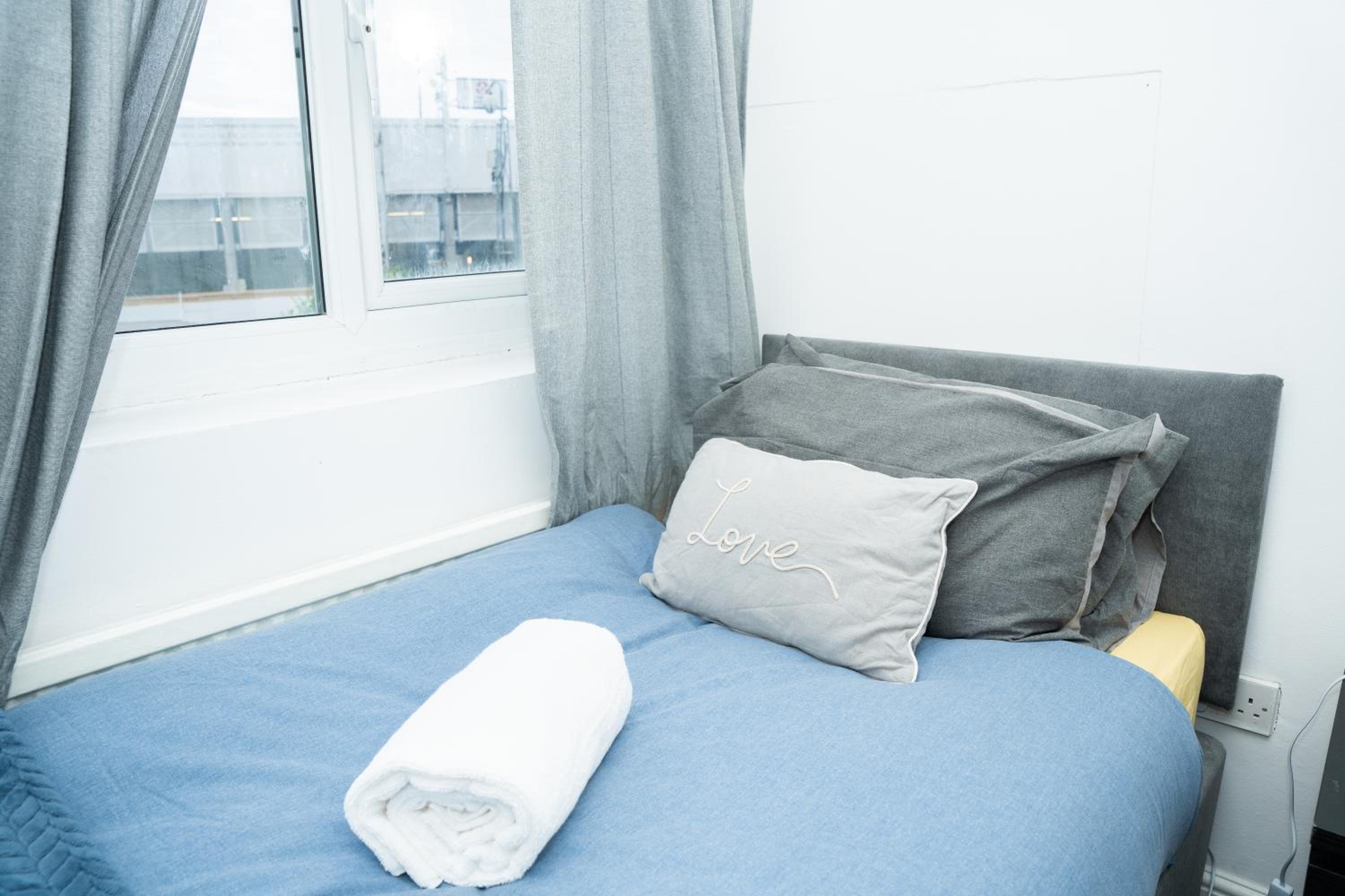 Home Away from Home in Headingley with Gated Drive view 5