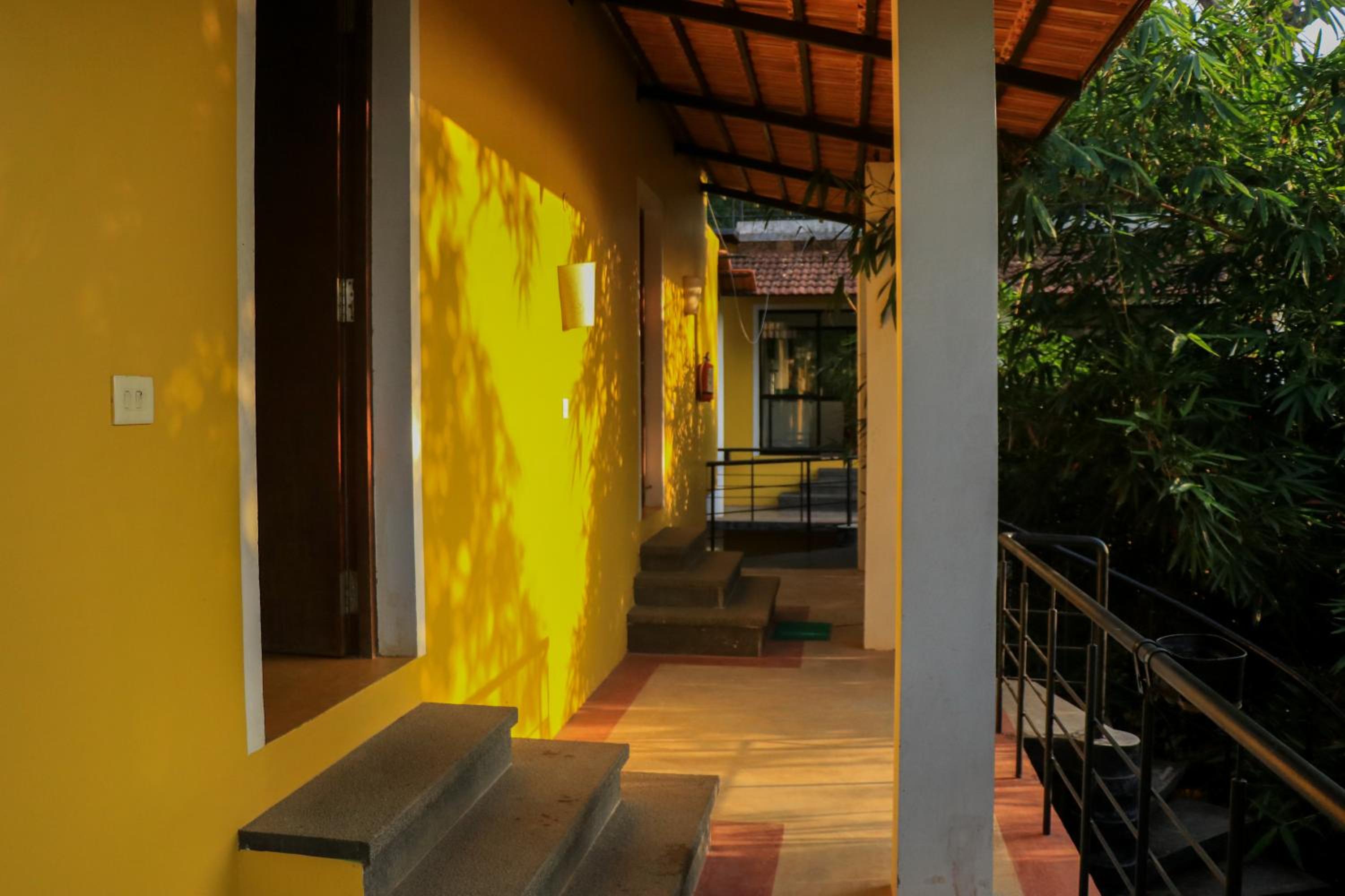 Samantha International The Ultimate Hostel Treat