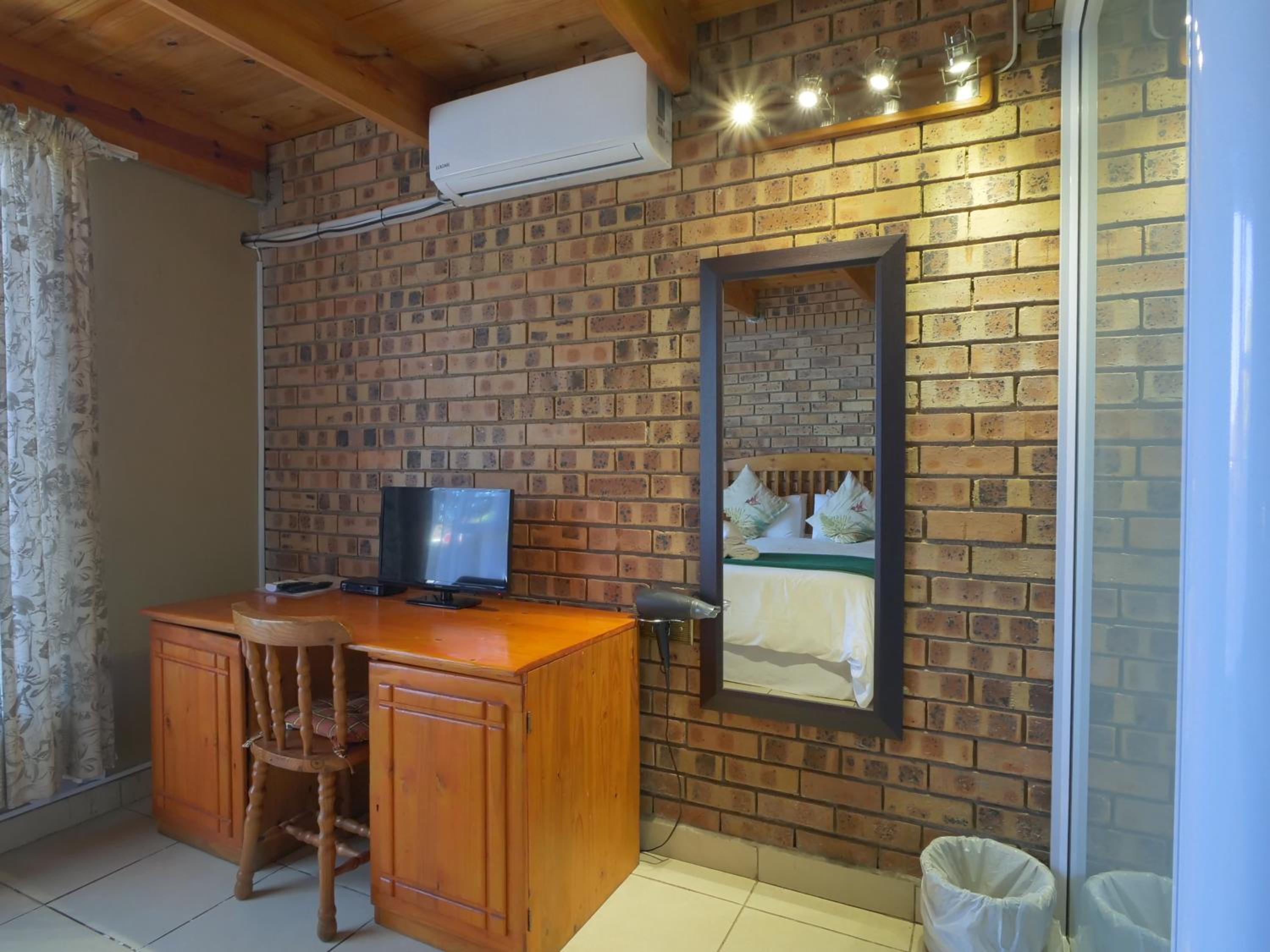 Autumn Breeze Manor Guest House