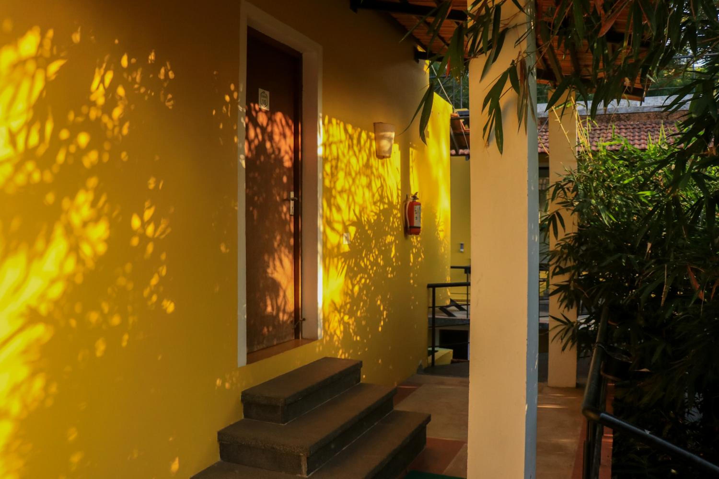 Samantha International The Ultimate Hostel Treat