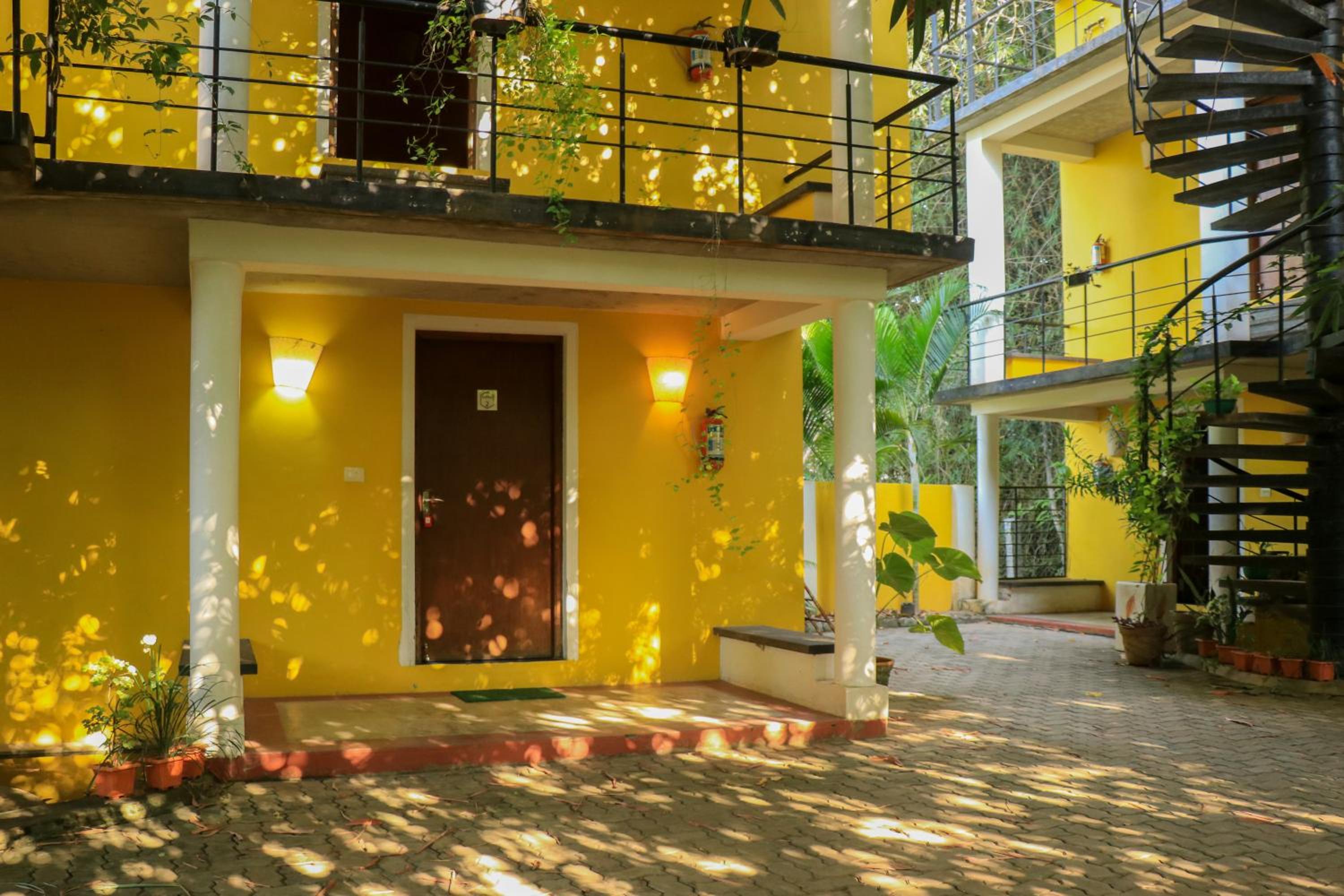 Samantha International The Ultimate Hostel Treat