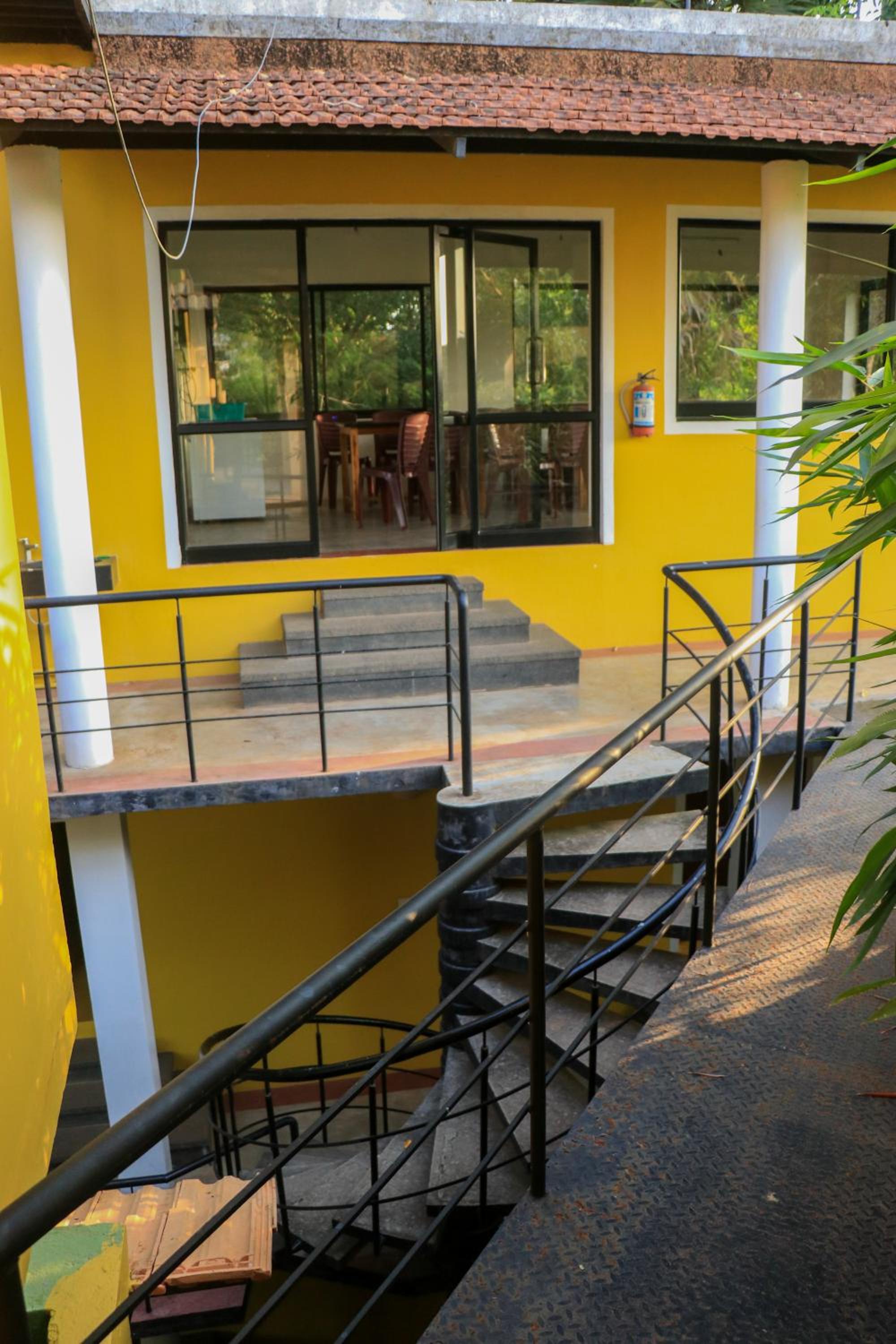 Samantha International The Ultimate Hostel Treat