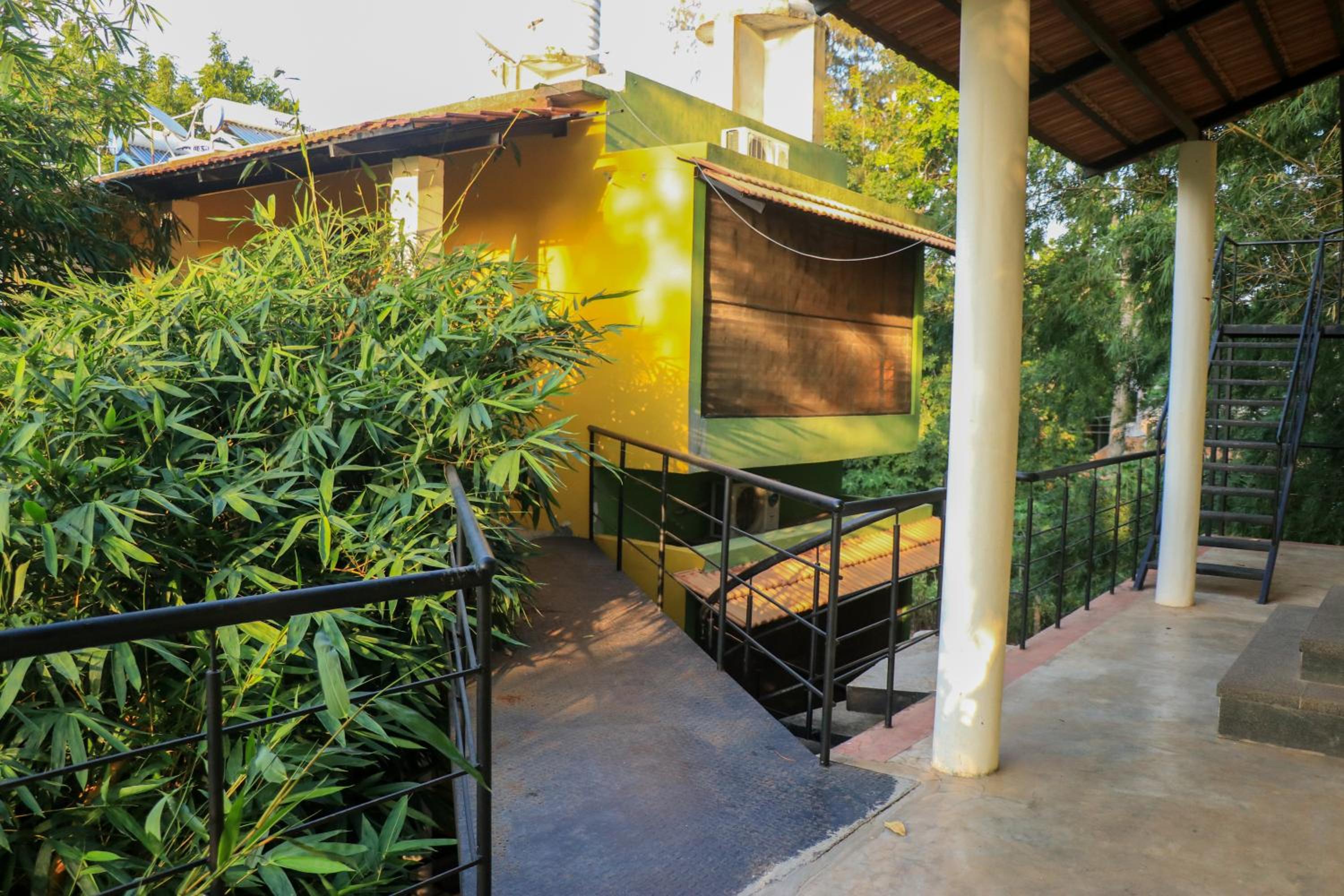 Samantha International The Ultimate Hostel Treat